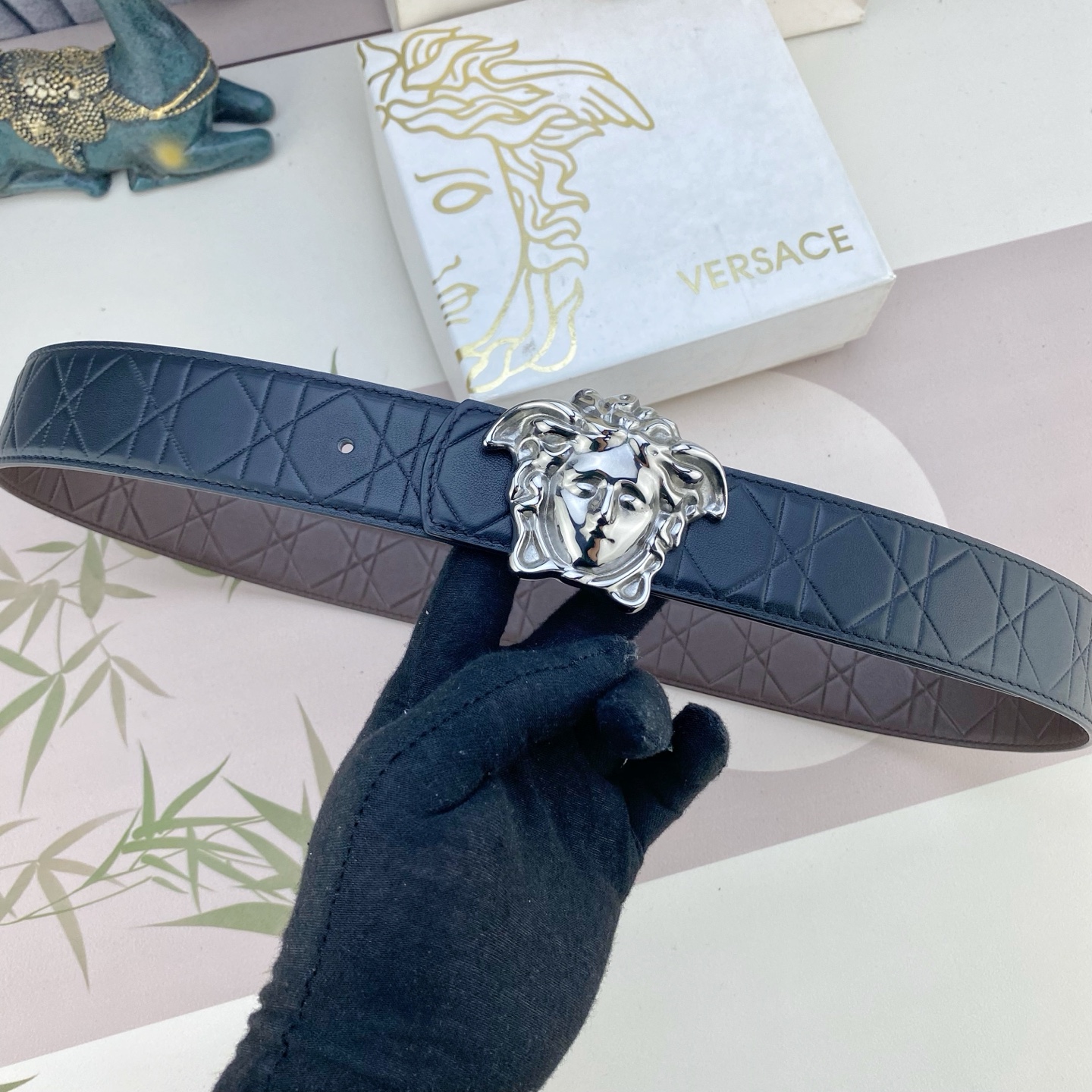 范思哲💕 特种皮腰带系列 ，原厂五金精品不锈钢扣，手感柔软舒适 宽3.8CM。