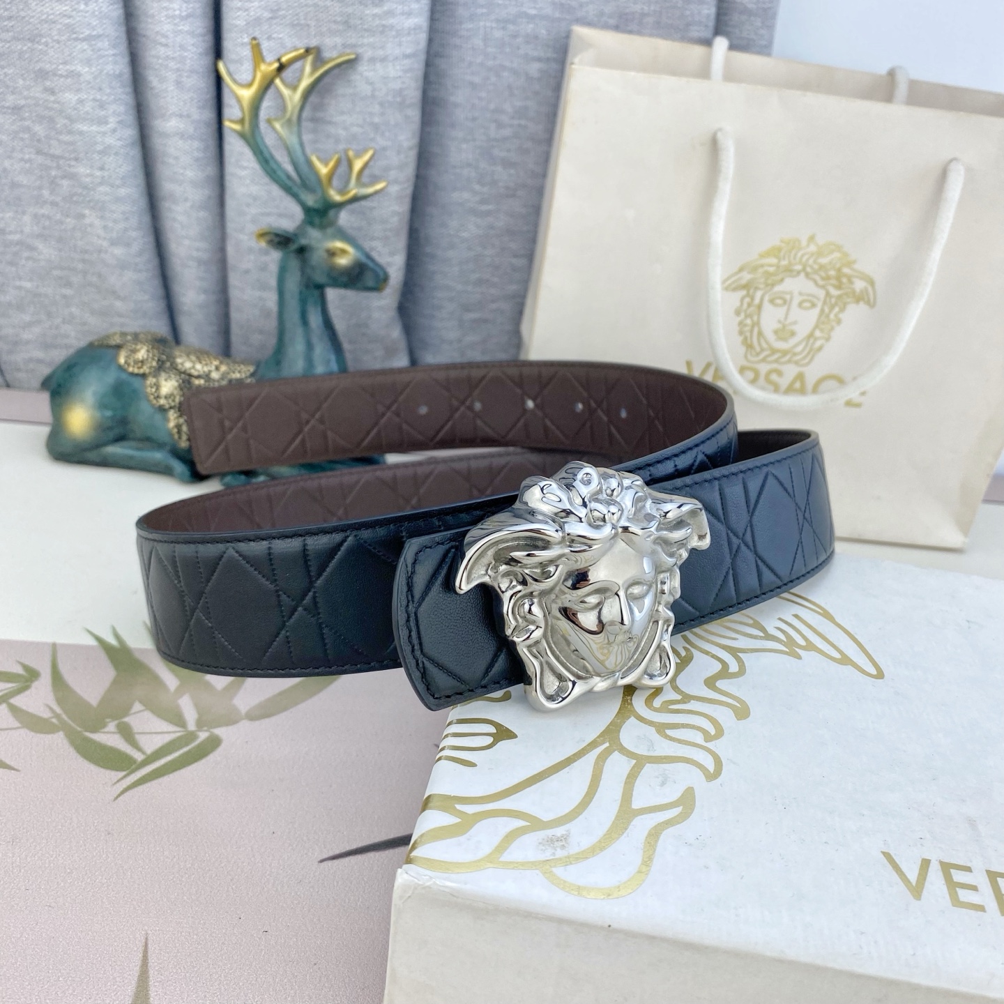 范思哲💕 特种皮腰带系列 ，原厂五金精品不锈钢扣，手感柔软舒适 宽3.8CM。