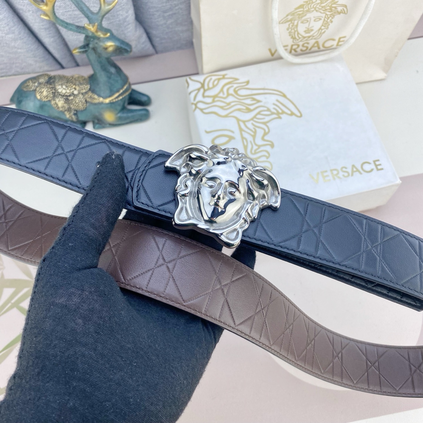 范思哲💕 特种皮腰带系列 ，原厂五金精品不锈钢扣，手感柔软舒适 宽3.8CM。