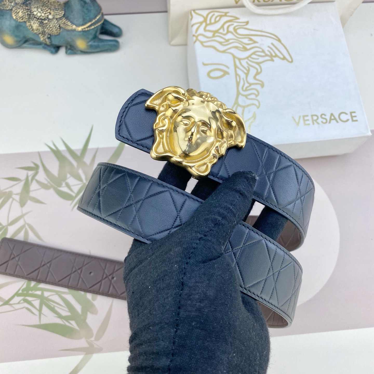 范思哲💕 特种皮腰带系列 ，原厂五金精品不锈钢扣，手感柔软舒适 宽3.8CM。