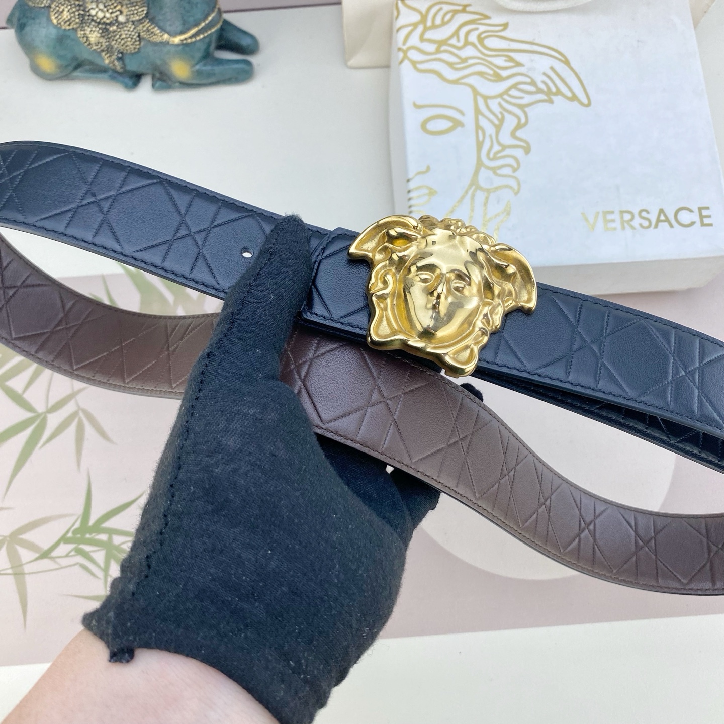 范思哲💕 特种皮腰带系列 ，原厂五金精品不锈钢扣，手感柔软舒适 宽3.8CM。