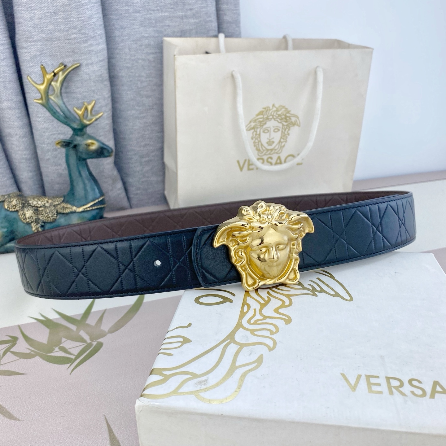 范思哲💕 特种皮腰带系列 ，原厂五金精品不锈钢扣，手感柔软舒适 宽3.8CM。