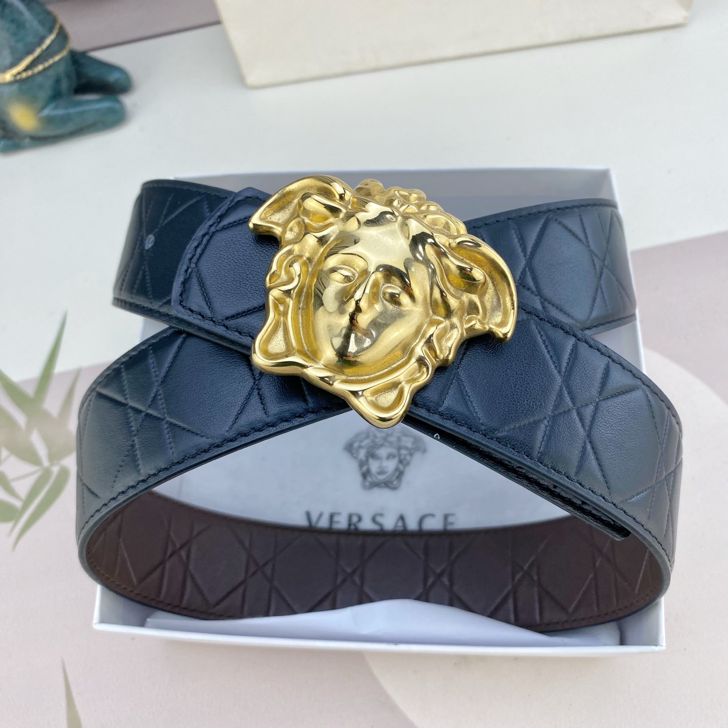 范思哲💕 特种皮腰带系列 ，原厂五金精品不锈钢扣，手感柔软舒适 宽3.8CM。