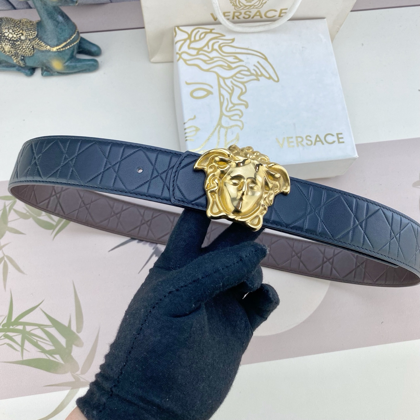 范思哲💕 特种皮腰带系列 ，原厂五金精品不锈钢扣，手感柔软舒适 宽3.8CM。