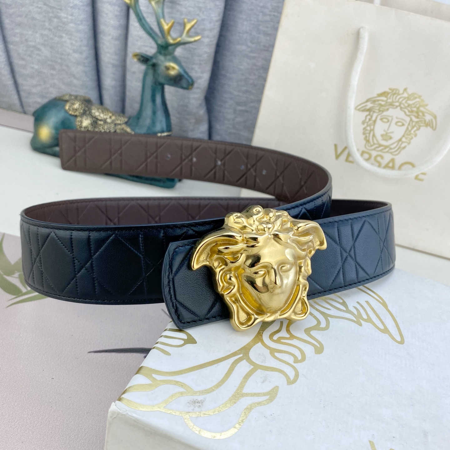 范思哲💕 特种皮腰带系列 ，原厂五金精品不锈钢扣，手感柔软舒适 宽3.8CM。