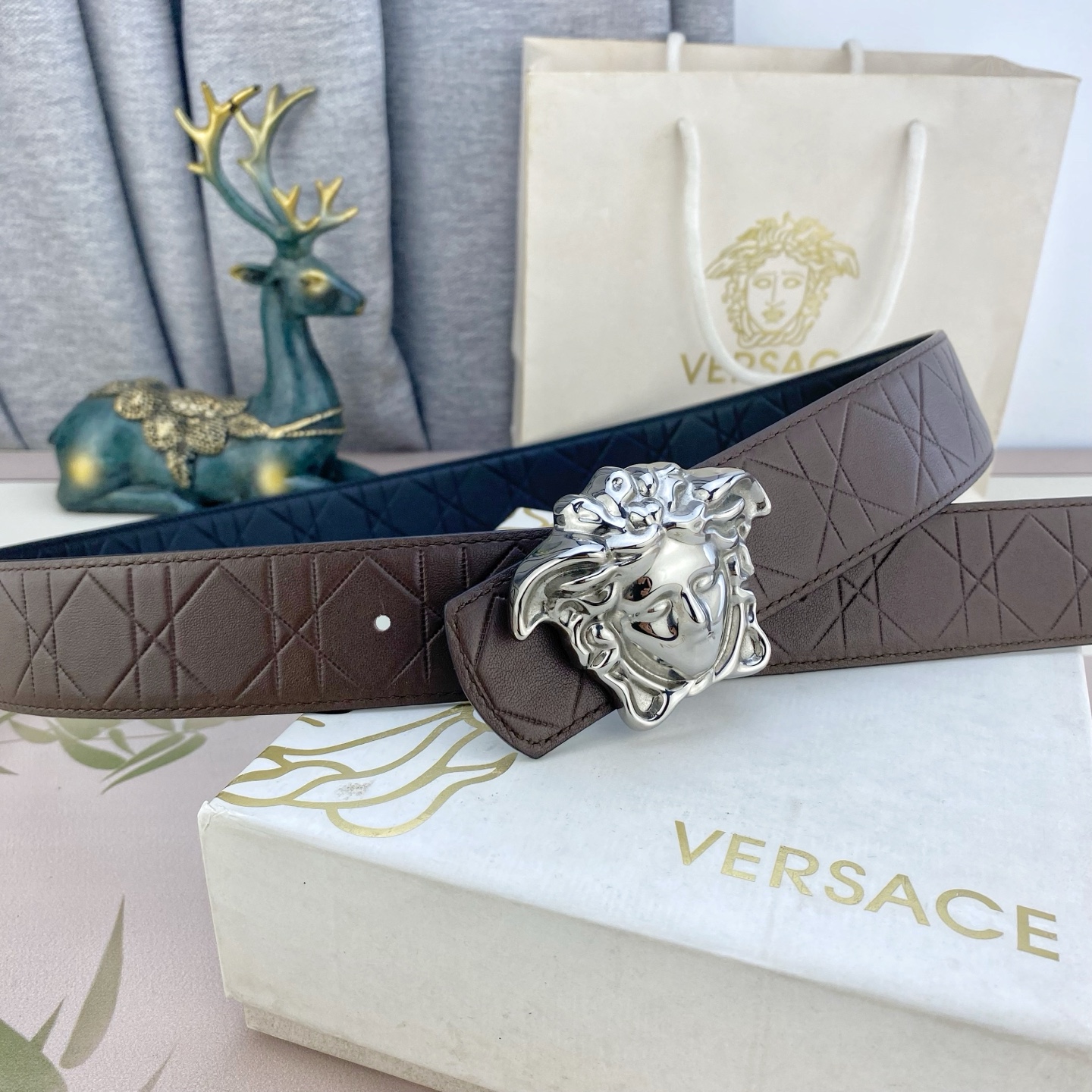 范思哲💕 特种皮腰带系列 ，原厂五金精品不锈钢扣，手感柔软舒适 宽3.8CM。