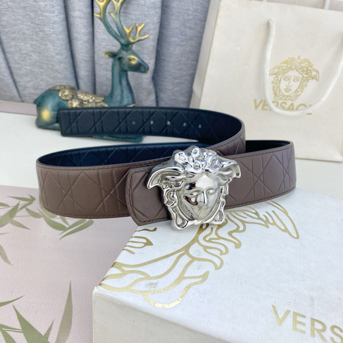 范思哲💕 特种皮腰带系列 ，原厂五金精品不锈钢扣，手感柔软舒适 宽3.8CM。