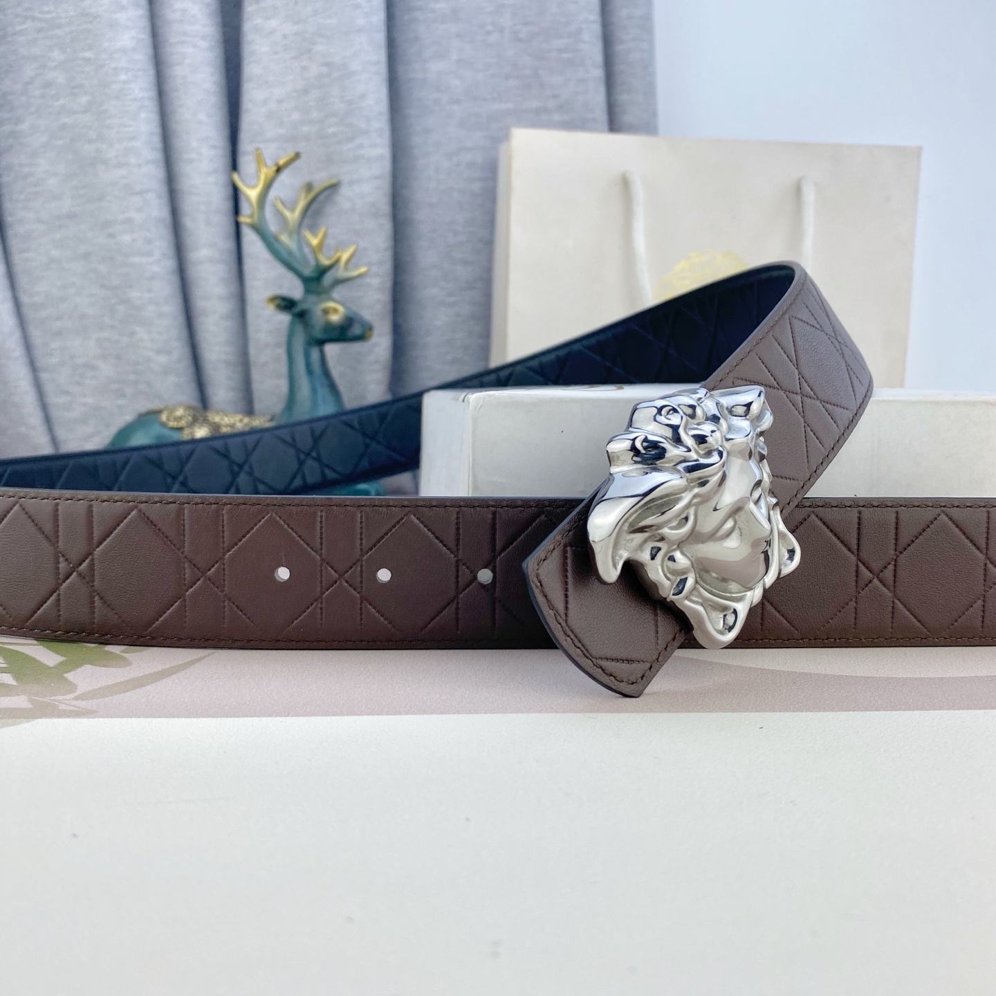 范思哲💕 特种皮腰带系列 ，原厂五金精品不锈钢扣，手感柔软舒适 宽3.8CM。