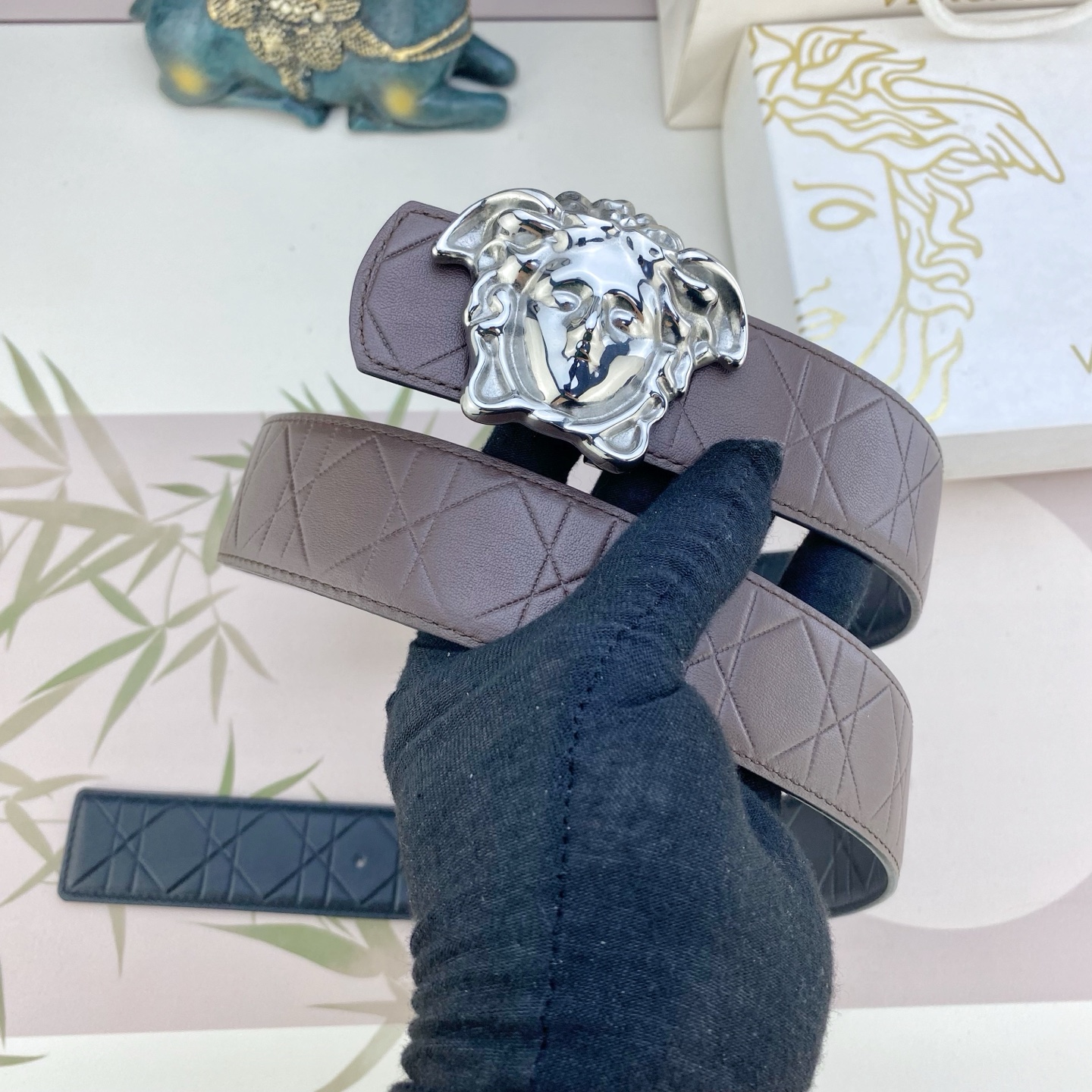 范思哲💕 特种皮腰带系列 ，原厂五金精品不锈钢扣，手感柔软舒适 宽3.8CM。