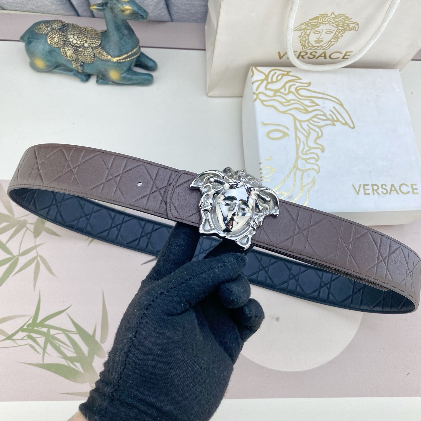 范思哲💕 特种皮腰带系列 ，原厂五金精品不锈钢扣，手感柔软舒适 宽3.8CM。