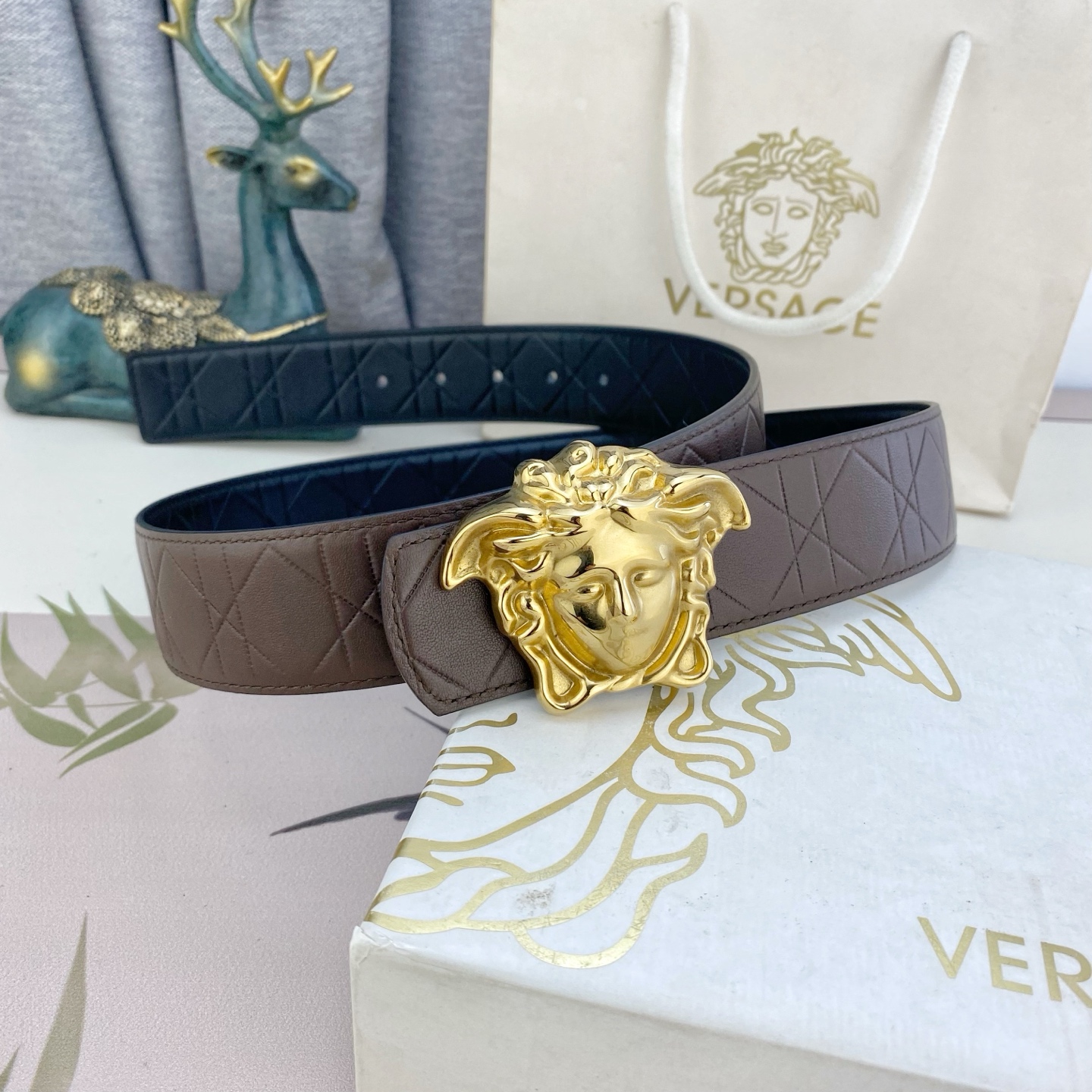 范思哲💕 特种皮腰带系列 ，原厂五金精品不锈钢扣，手感柔软舒适 宽3.8CM。