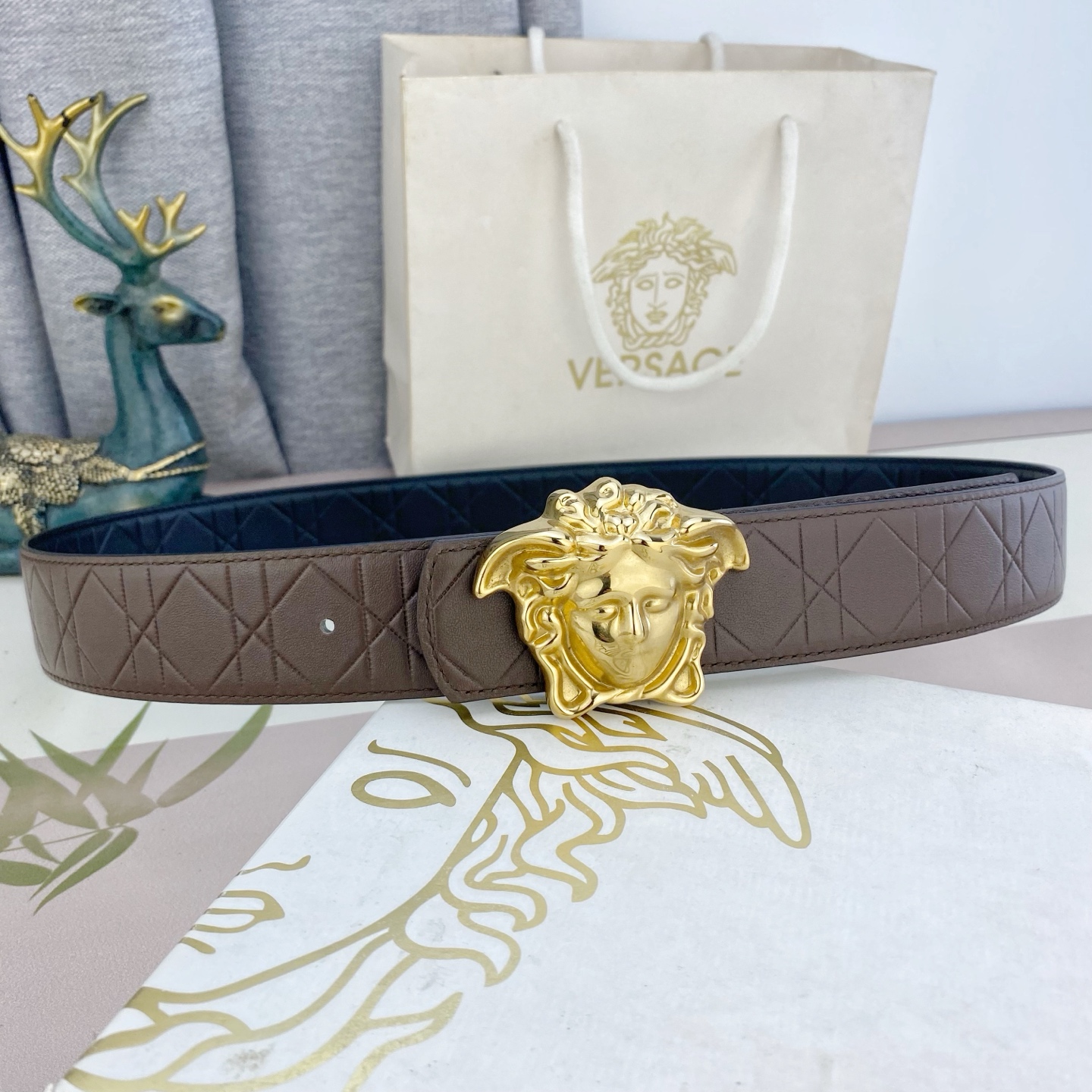 范思哲💕 特种皮腰带系列 ，原厂五金精品不锈钢扣，手感柔软舒适 宽3.8CM。