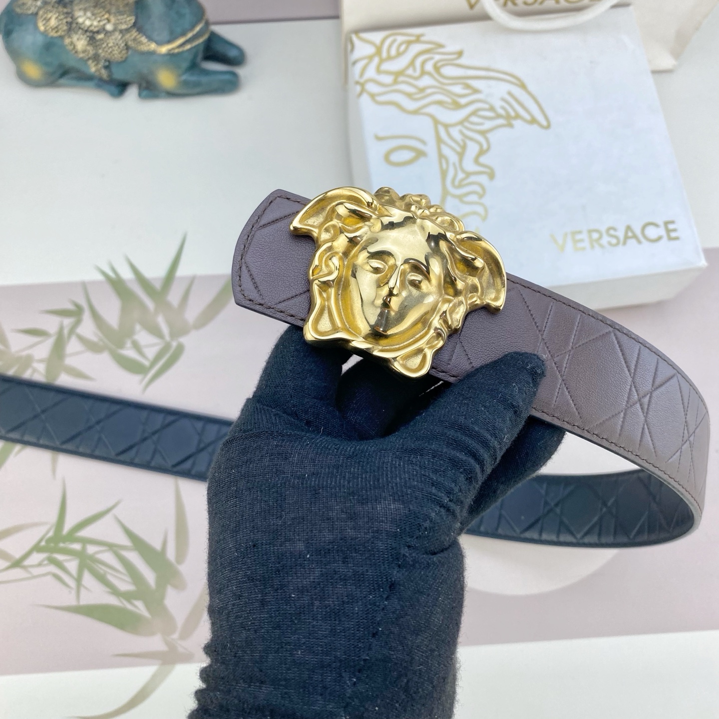 范思哲💕 特种皮腰带系列 ，原厂五金精品不锈钢扣，手感柔软舒适 宽3.8CM。