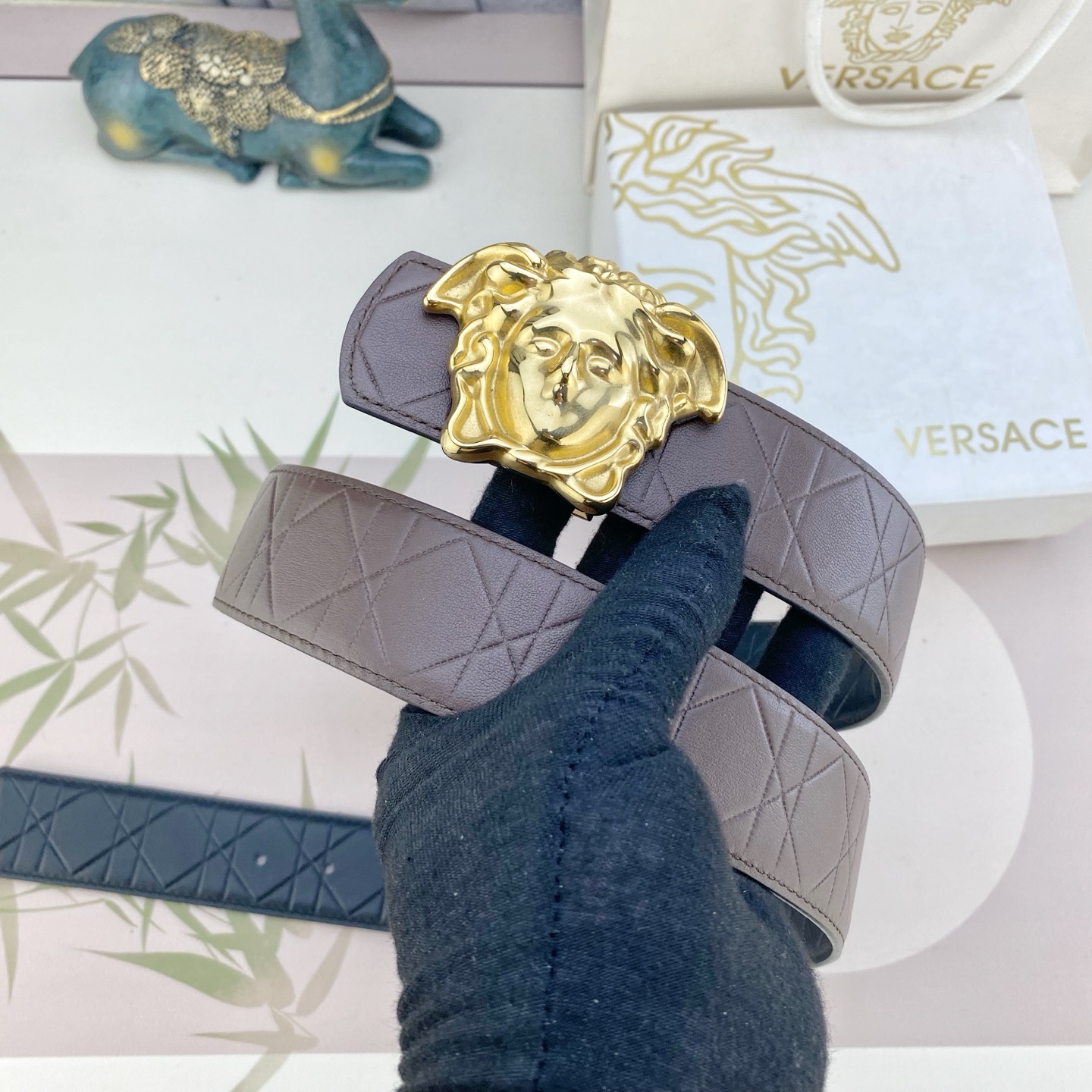 范思哲💕 特种皮腰带系列 ，原厂五金精品不锈钢扣，手感柔软舒适 宽3.8CM。