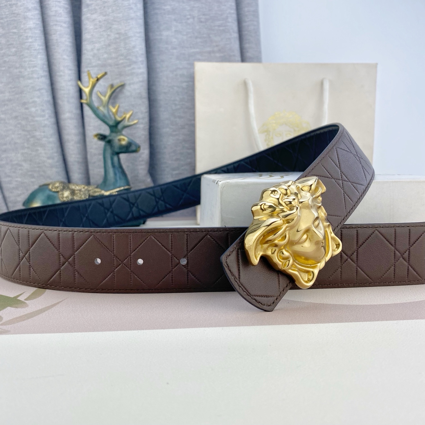 范思哲💕 特种皮腰带系列 ，原厂五金精品不锈钢扣，手感柔软舒适 宽3.8CM。