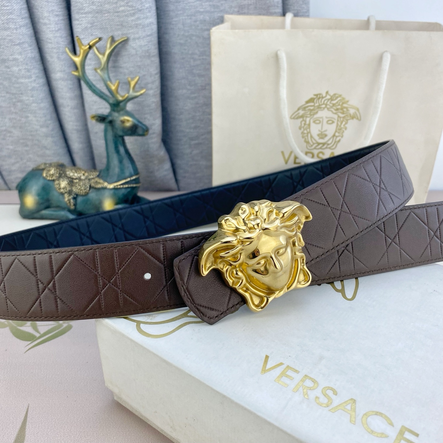 范思哲💕 特种皮腰带系列 ，原厂五金精品不锈钢扣，手感柔软舒适 宽3.8CM。