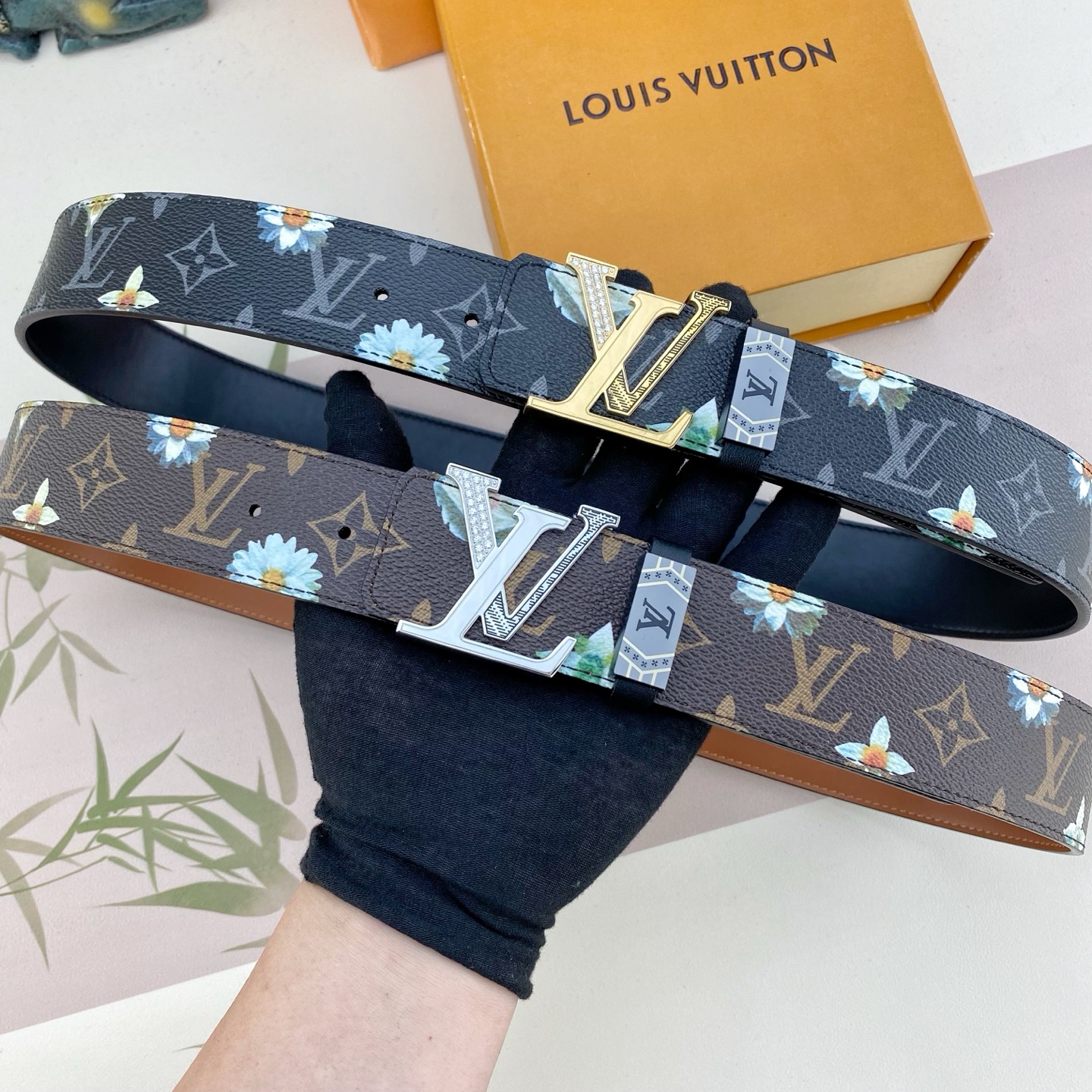 LV💕 特种皮腰带系列 ，原厂五金精品不锈钢钻扣，手感柔软舒适 宽3.8CM。