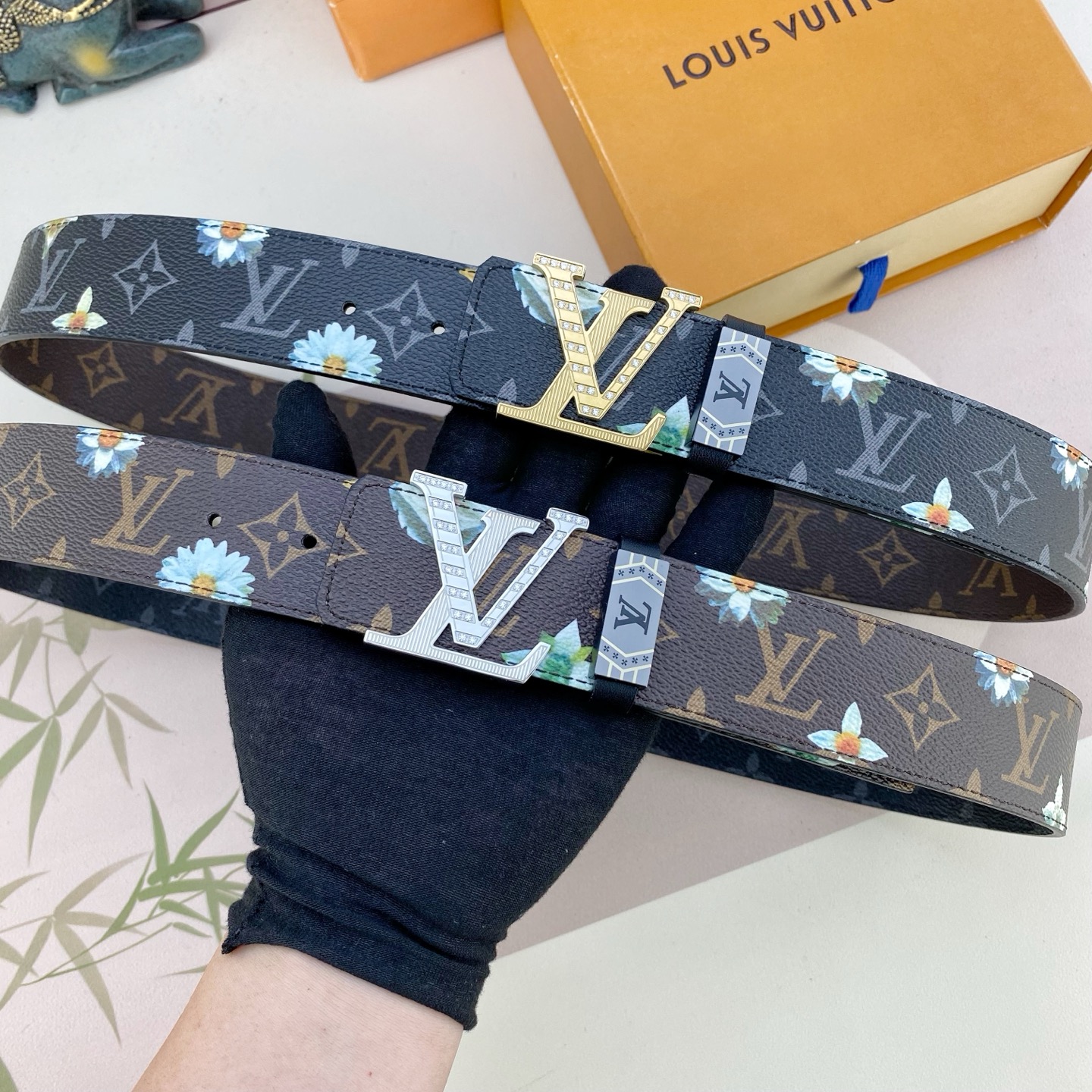 LV💕 特种皮腰带系列 ，原厂五金精品不锈钢钻扣，手感柔软舒适 宽3.8CM。