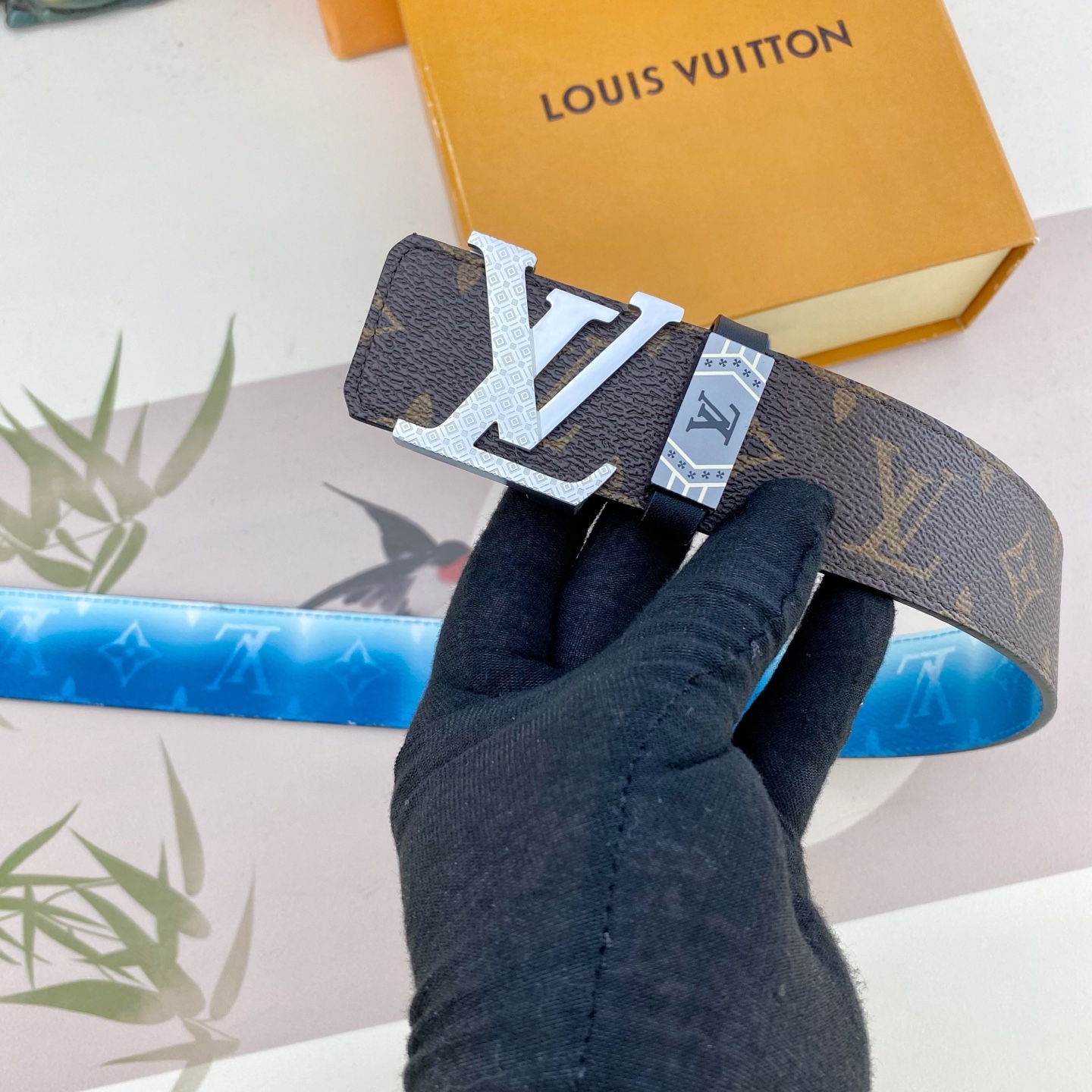 LV💕 特种皮腰带系列 ，原厂五金精品不锈钢扣，手感柔软舒适 宽3.8CM。