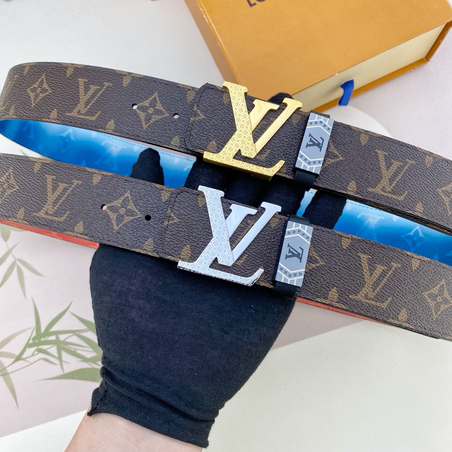 LV💕 特种皮腰带系列 ，原厂五金精品不锈钢扣，手感柔软舒适 宽3.8CM。