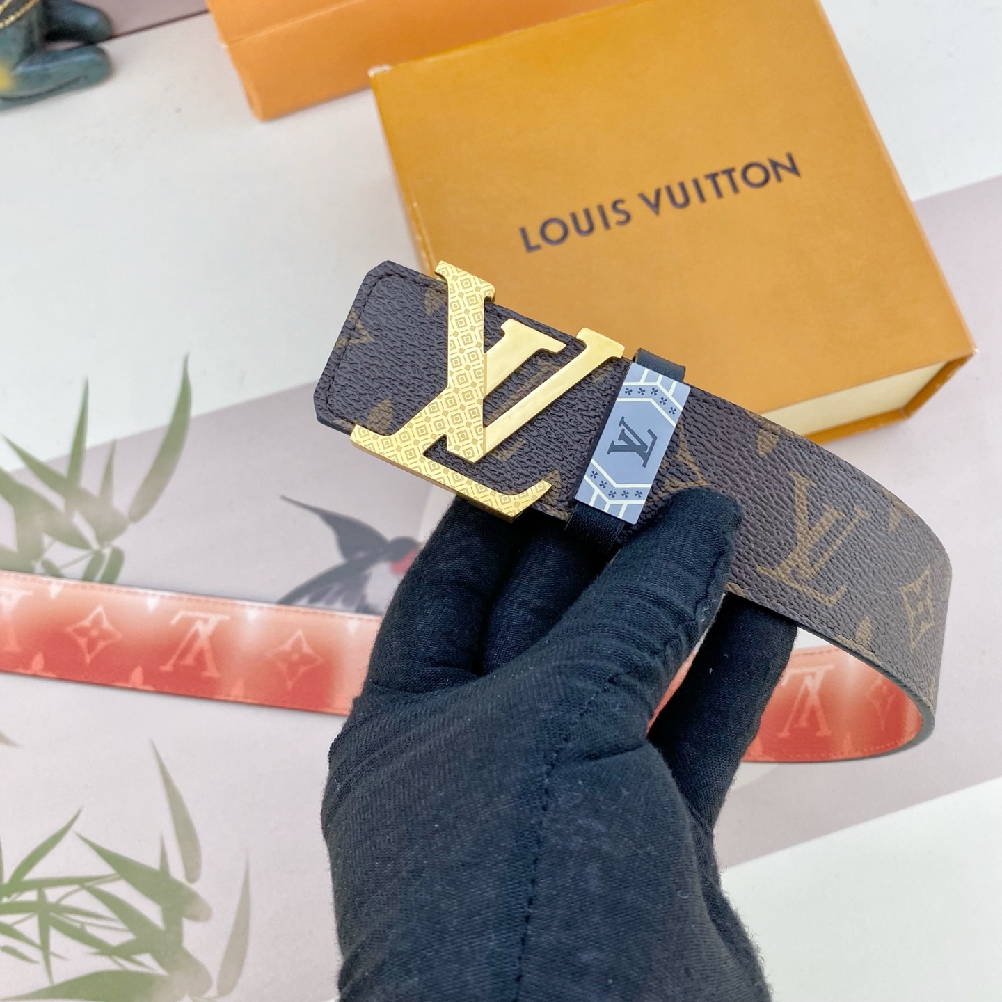 LV💕 特种皮腰带系列 ，原厂五金精品不锈钢扣，手感柔软舒适 宽3.8CM。