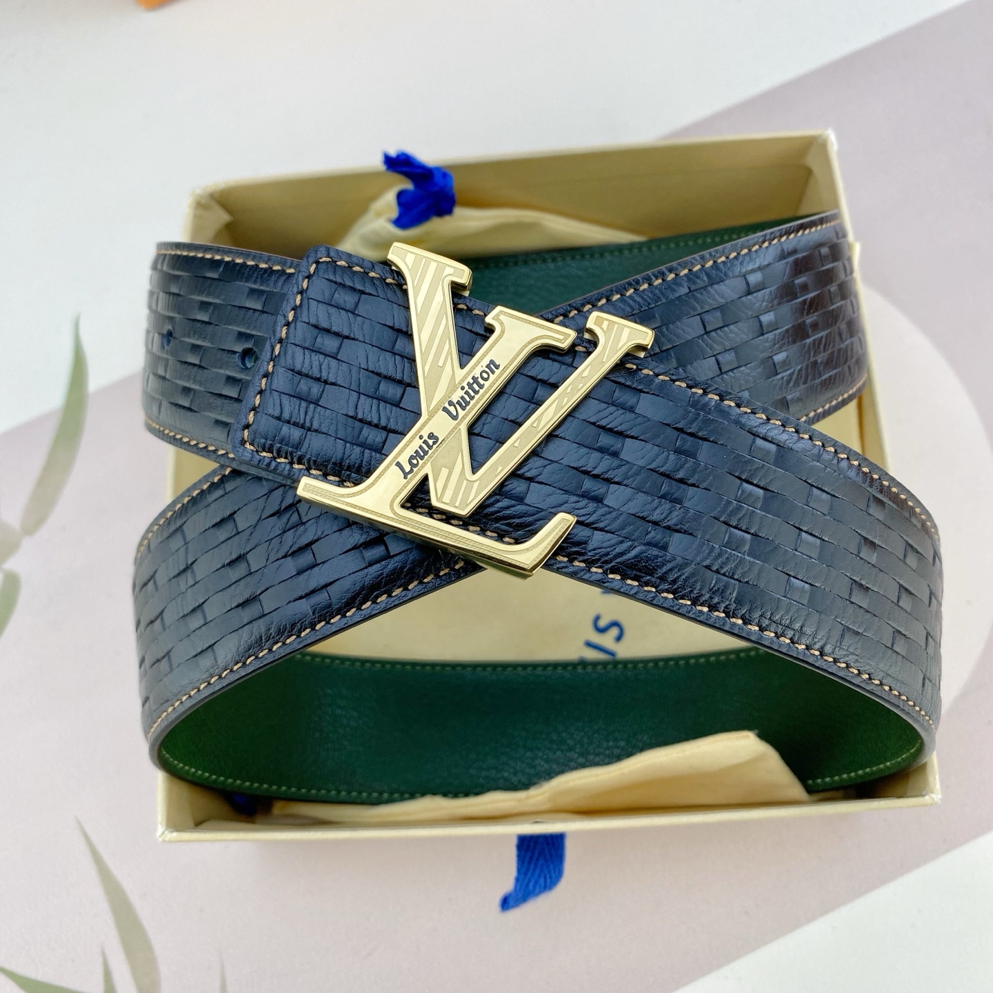 LV💕 特种皮腰带系列 ，原厂五金精品不锈钢扣，手感柔软舒适 宽3.8CM。