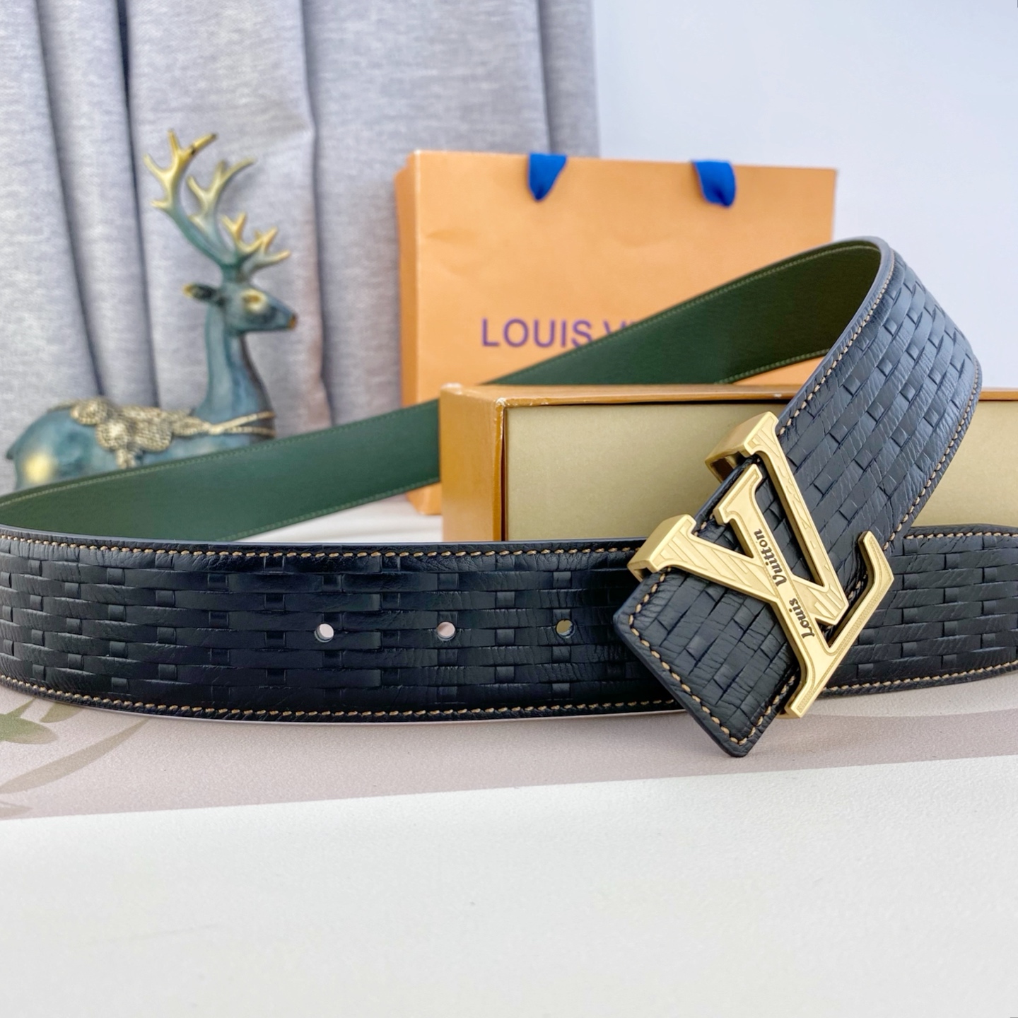 LV💕 特种皮腰带系列 ，原厂五金精品不锈钢扣，手感柔软舒适 宽3.8CM。