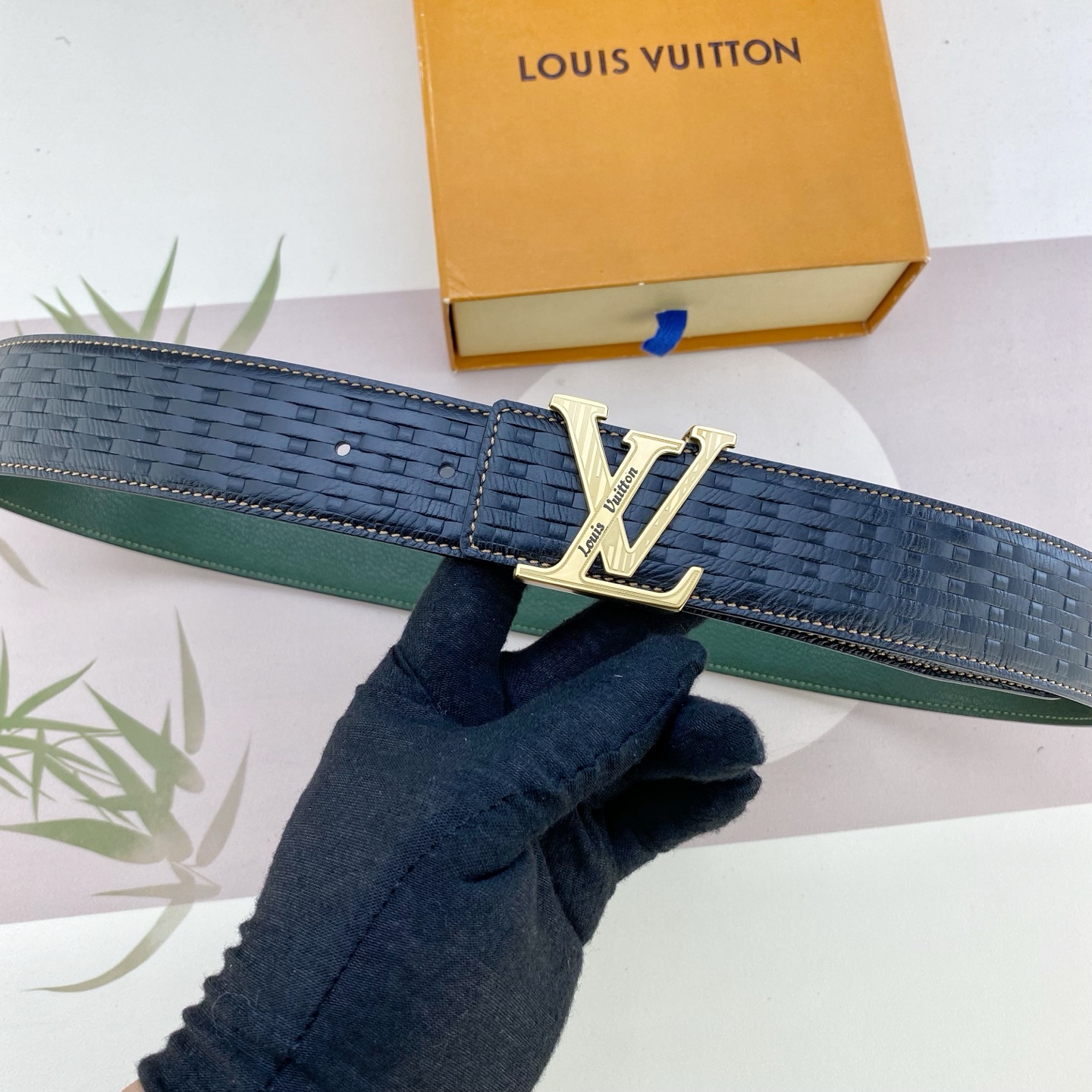 LV💕 特种皮腰带系列 ，原厂五金精品不锈钢扣，手感柔软舒适 宽3.8CM。