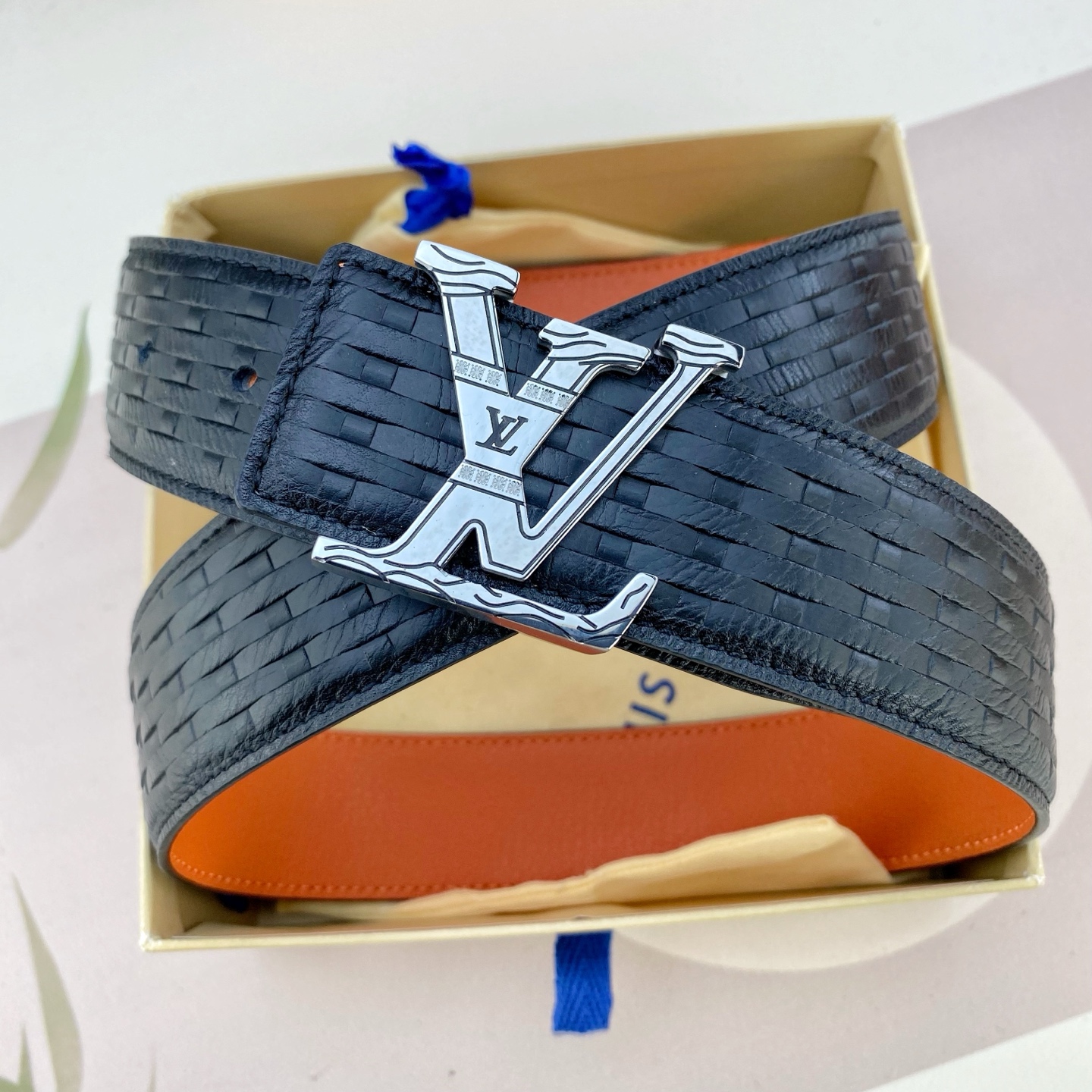 LV💕 特种皮腰带系列 ，原厂五金精品不锈钢扣，手感柔软舒适 宽3.8CM。