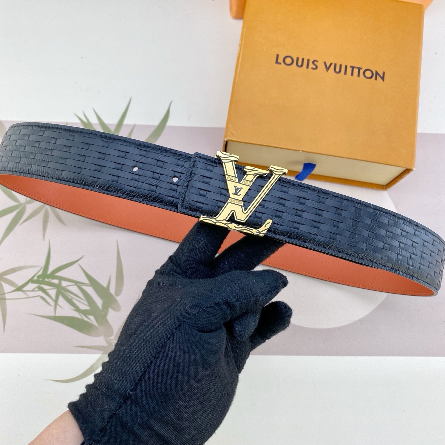 LV💕 特种皮腰带系列 ，原厂五金精品不锈钢扣，手感柔软舒适 宽3.8CM。