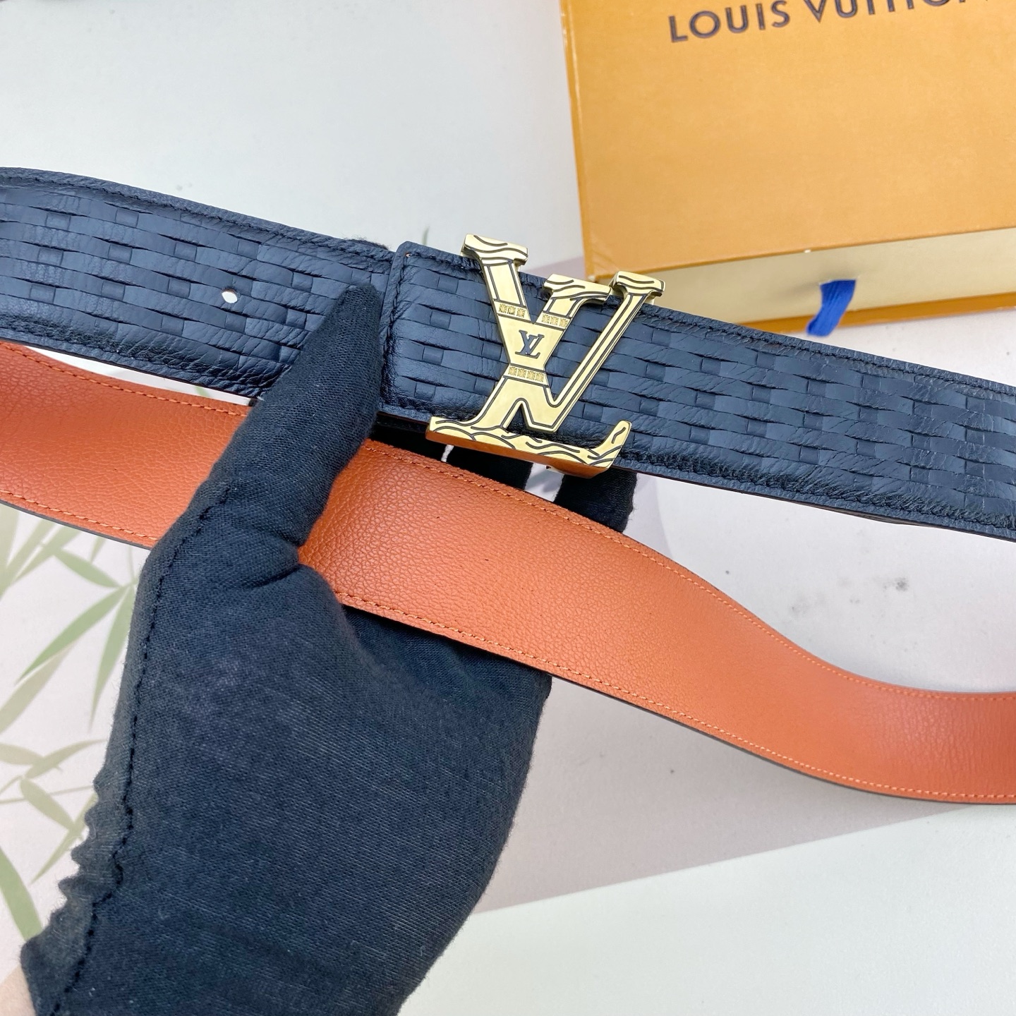 LV💕 特种皮腰带系列 ，原厂五金精品不锈钢扣，手感柔软舒适 宽3.8CM。