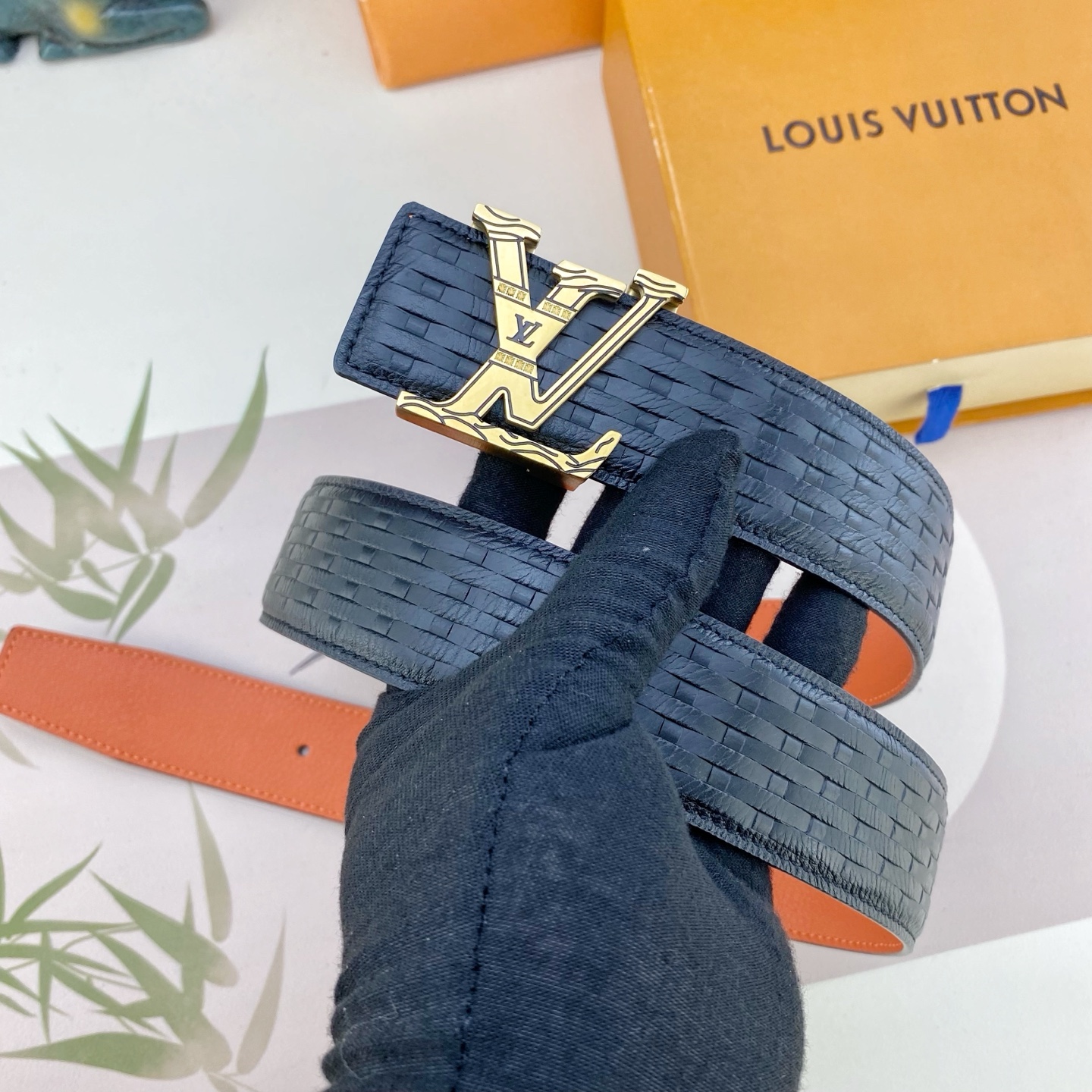 LV💕 特种皮腰带系列 ，原厂五金精品不锈钢扣，手感柔软舒适 宽3.8CM。