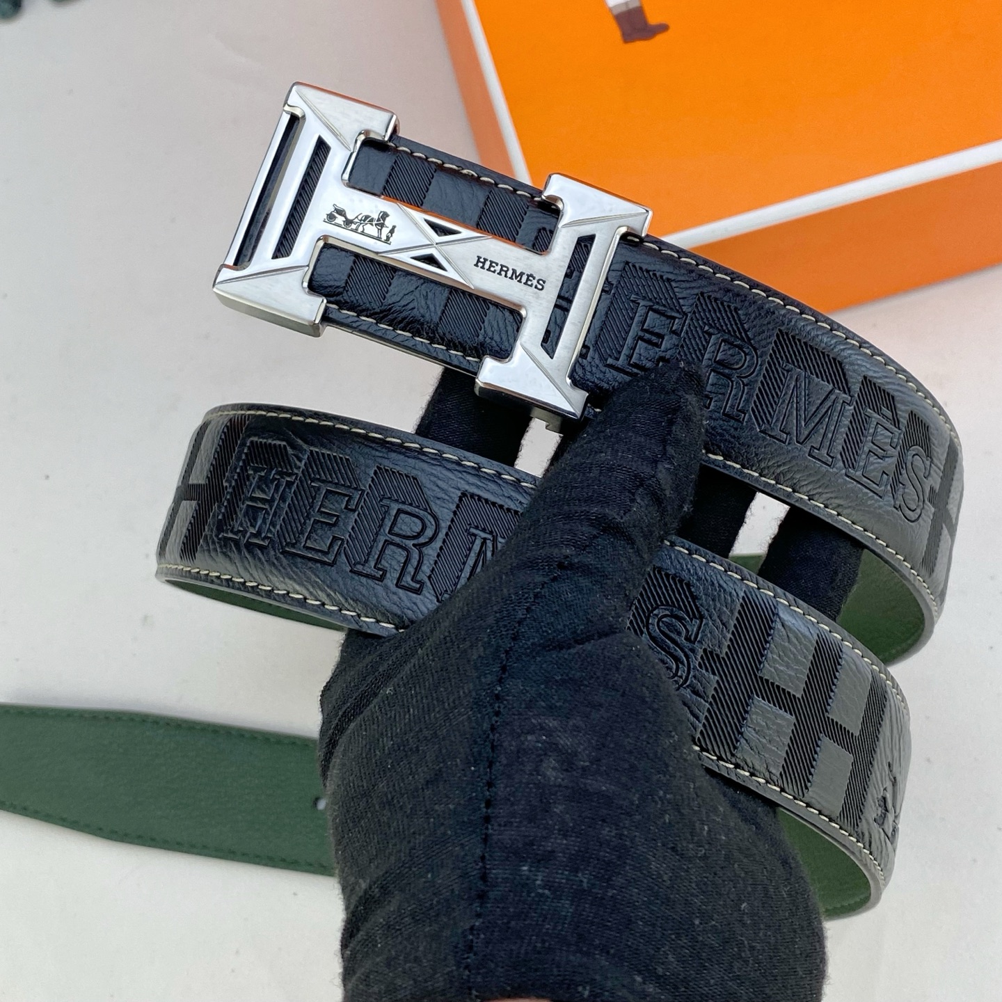 爱马仕💕 特种皮腰带系列 ，原厂五金精品不锈钢扣，手感柔软舒适 宽3.8CM。