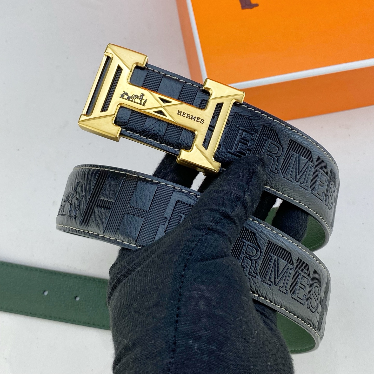 爱马仕💕 特种皮腰带系列 ，原厂五金精品不锈钢扣，手感柔软舒适 宽3.8CM。