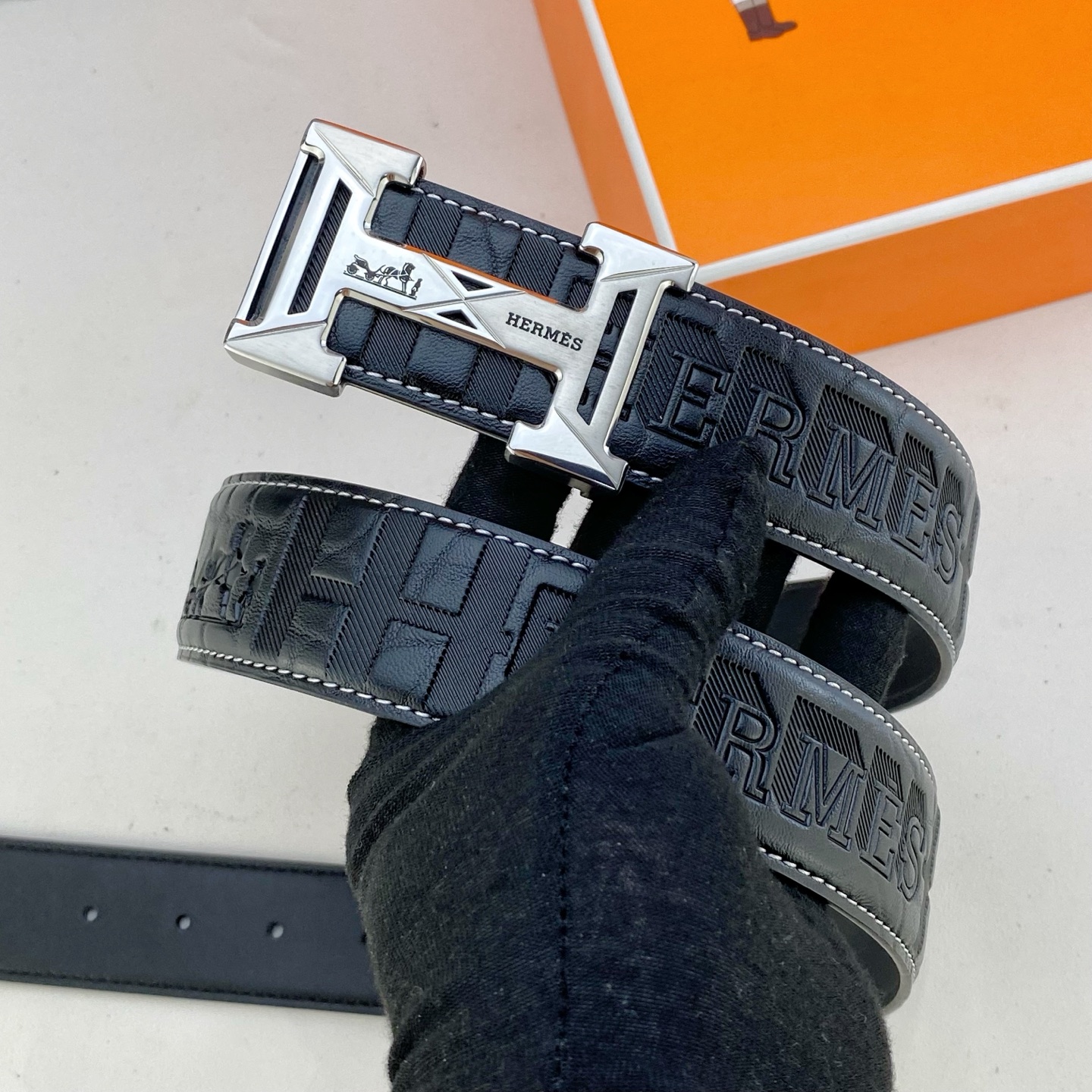 爱马仕💕 特种皮腰带系列 ，原厂五金精品不锈钢扣，手感柔软舒适 宽3.8CM。
