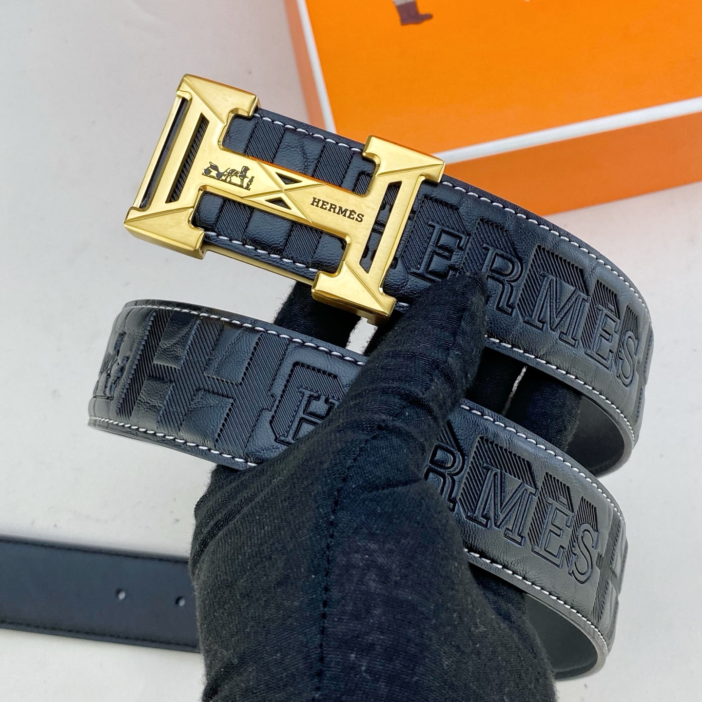 爱马仕💕 特种皮腰带系列 ，原厂五金精品不锈钢扣，手感柔软舒适 宽3.8CM。