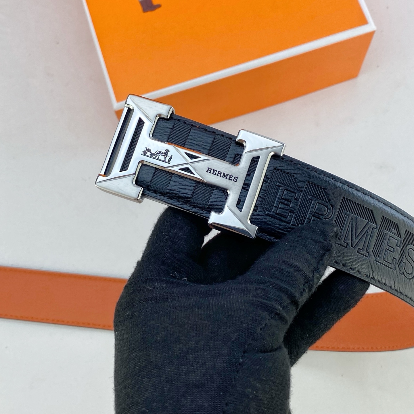 爱马仕💕 特种皮腰带系列 ，原厂五金精品不锈钢扣，手感柔软舒适 宽3.8CM。