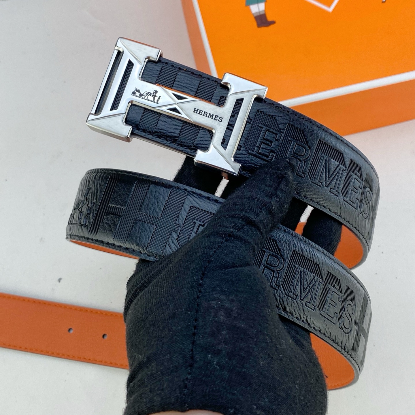 爱马仕💕 特种皮腰带系列 ，原厂五金精品不锈钢扣，手感柔软舒适 宽3.8CM。