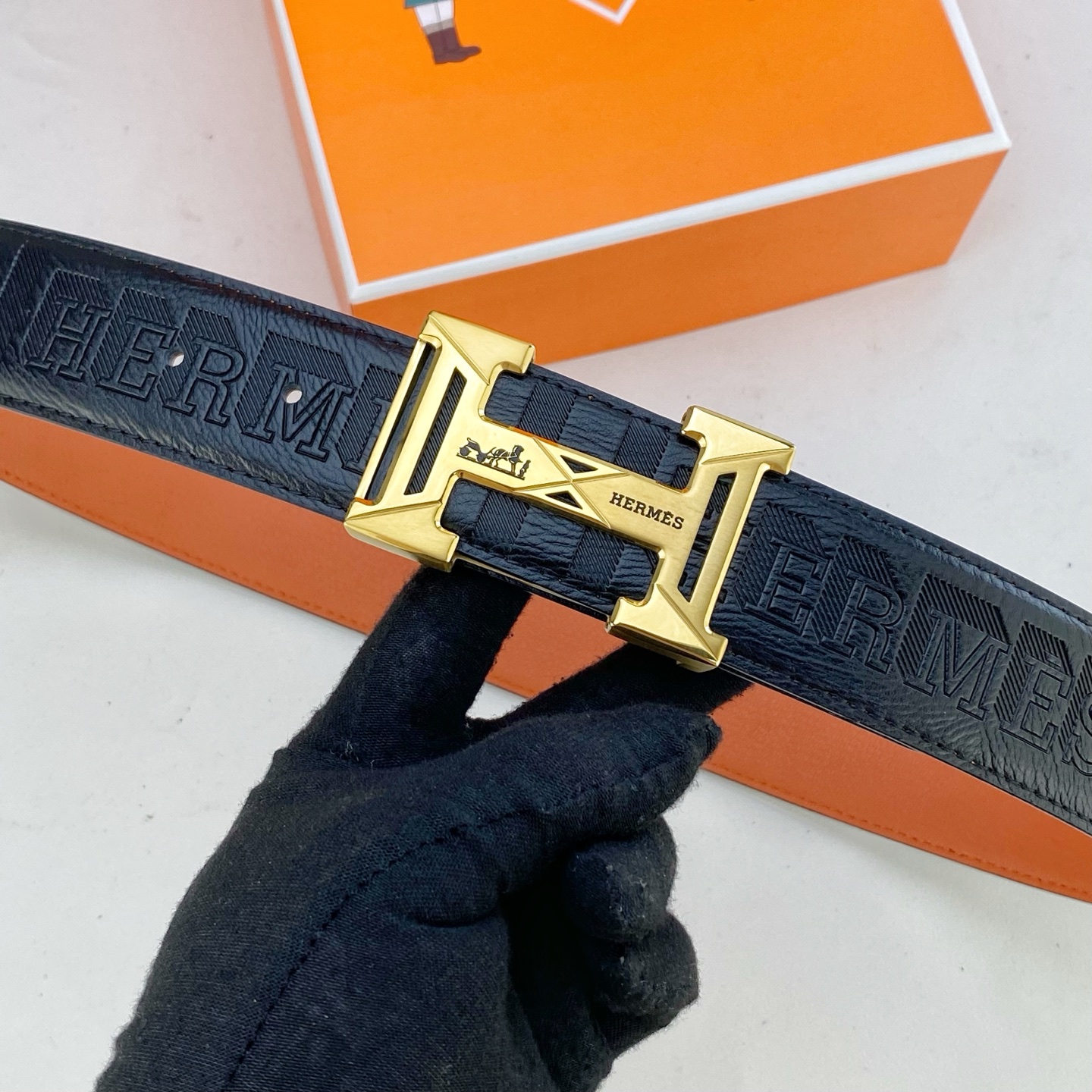 爱马仕💕 特种皮腰带系列 ，原厂五金精品不锈钢扣，手感柔软舒适 宽3.8CM。