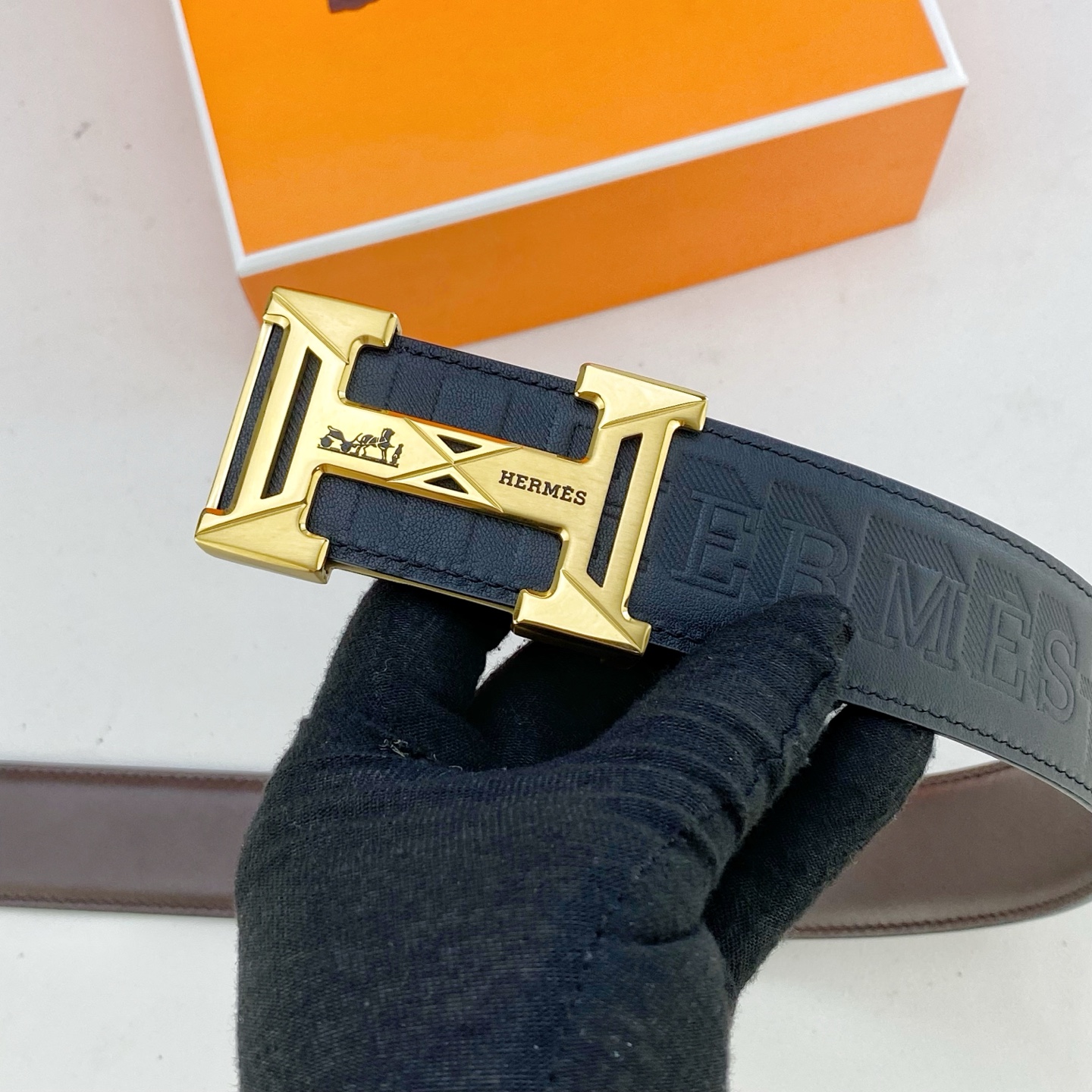 爱马仕💕 特种皮腰带系列 ，原厂五金精品不锈钢扣，手感柔软舒适 宽3.8CM。