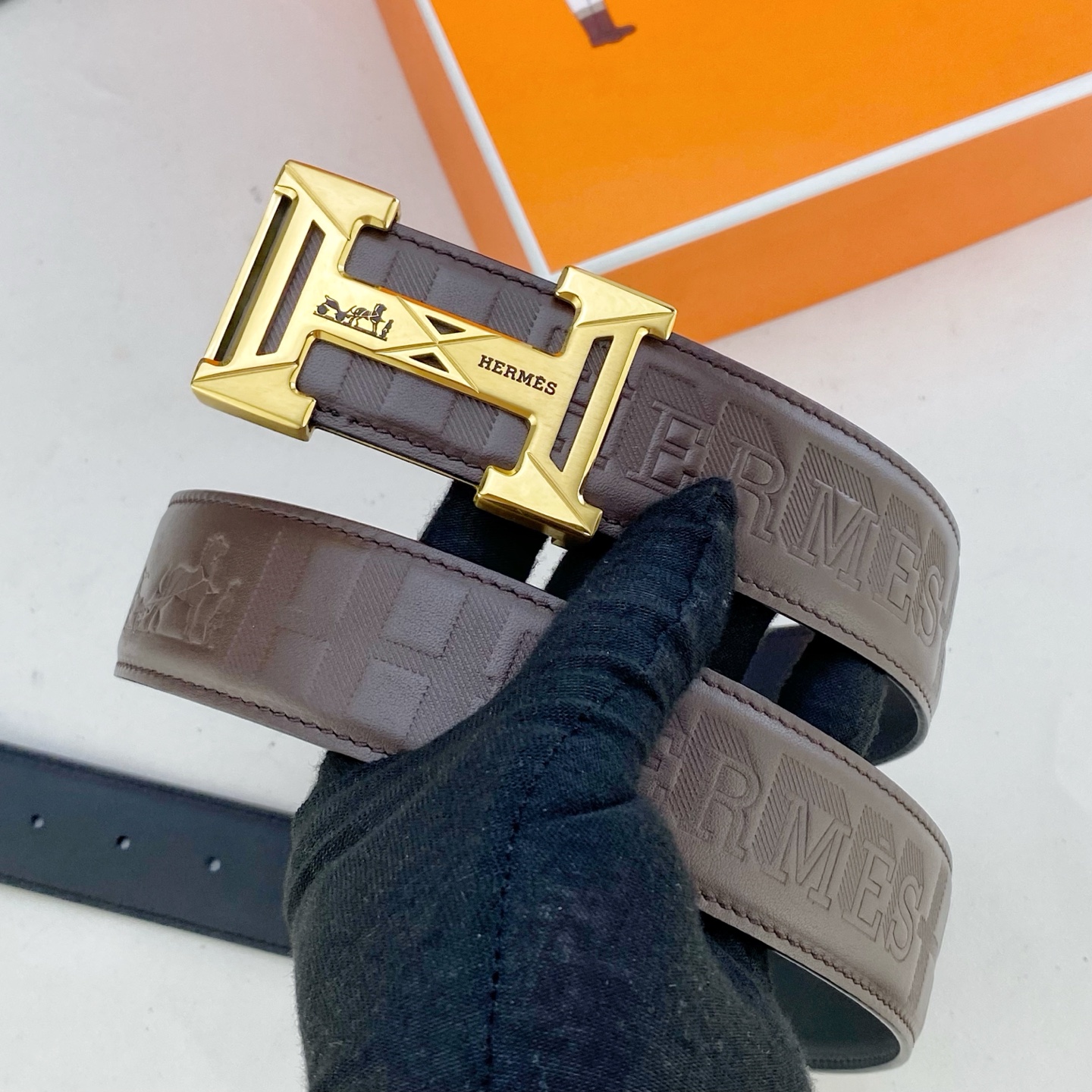 爱马仕💕 特种皮腰带系列 ，原厂五金精品不锈钢扣，手感柔软舒适 宽3.8CM。