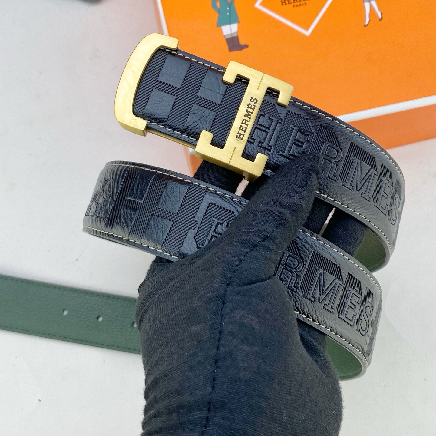 爱马仕💕 特种皮腰带系列 ，原厂五金精品不锈钢扣，手感柔软舒适 宽3.8CM。