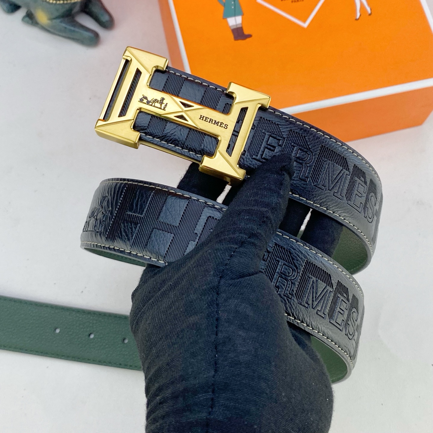 爱马仕💕 特种皮腰带系列 ，原厂五金精品不锈钢扣，手感柔软舒适 宽3.8CM。