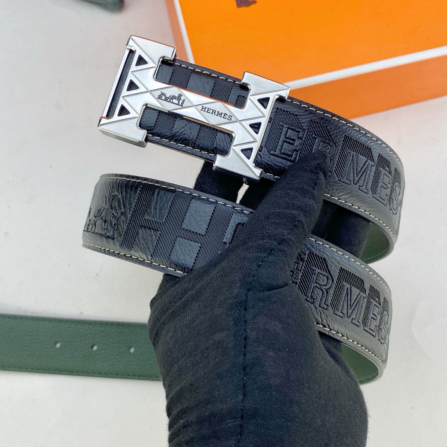 爱马仕💕 特种皮腰带系列 ，原厂五金精品不锈钢扣，手感柔软舒适 宽3.8CM。
