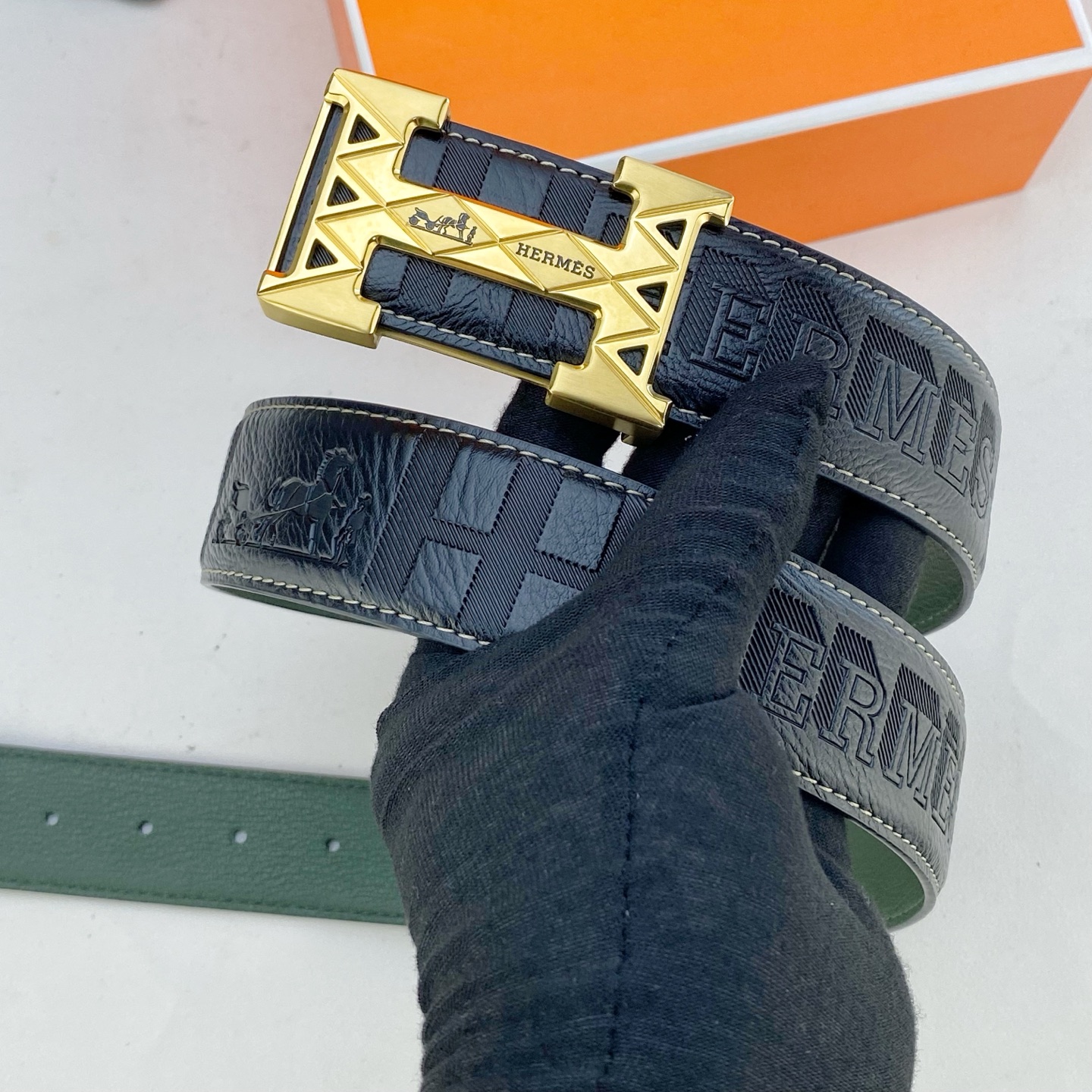 爱马仕💕 特种皮腰带系列 ，原厂五金精品不锈钢扣，手感柔软舒适 宽3.8CM。