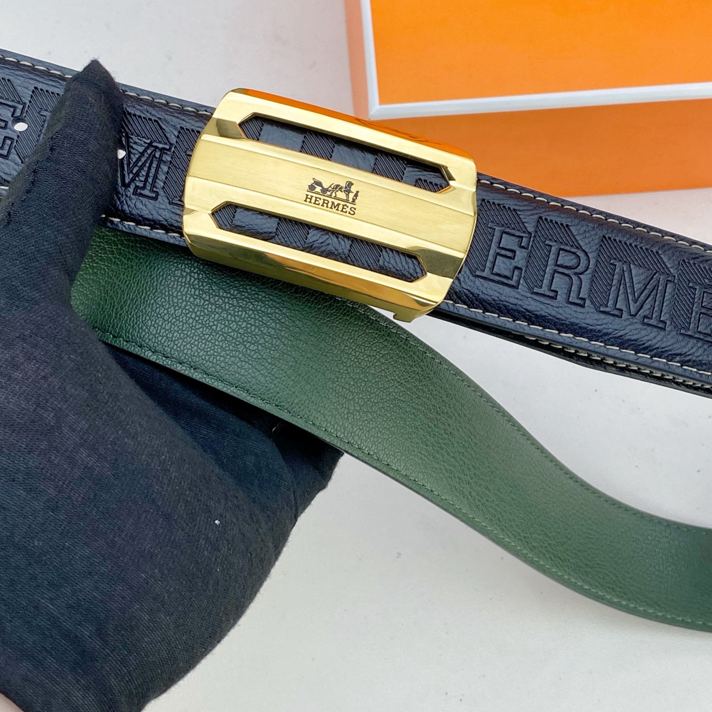 爱马仕💕 特种皮腰带系列 ，原厂五金精品不锈钢扣，手感柔软舒适 宽3.8CM。