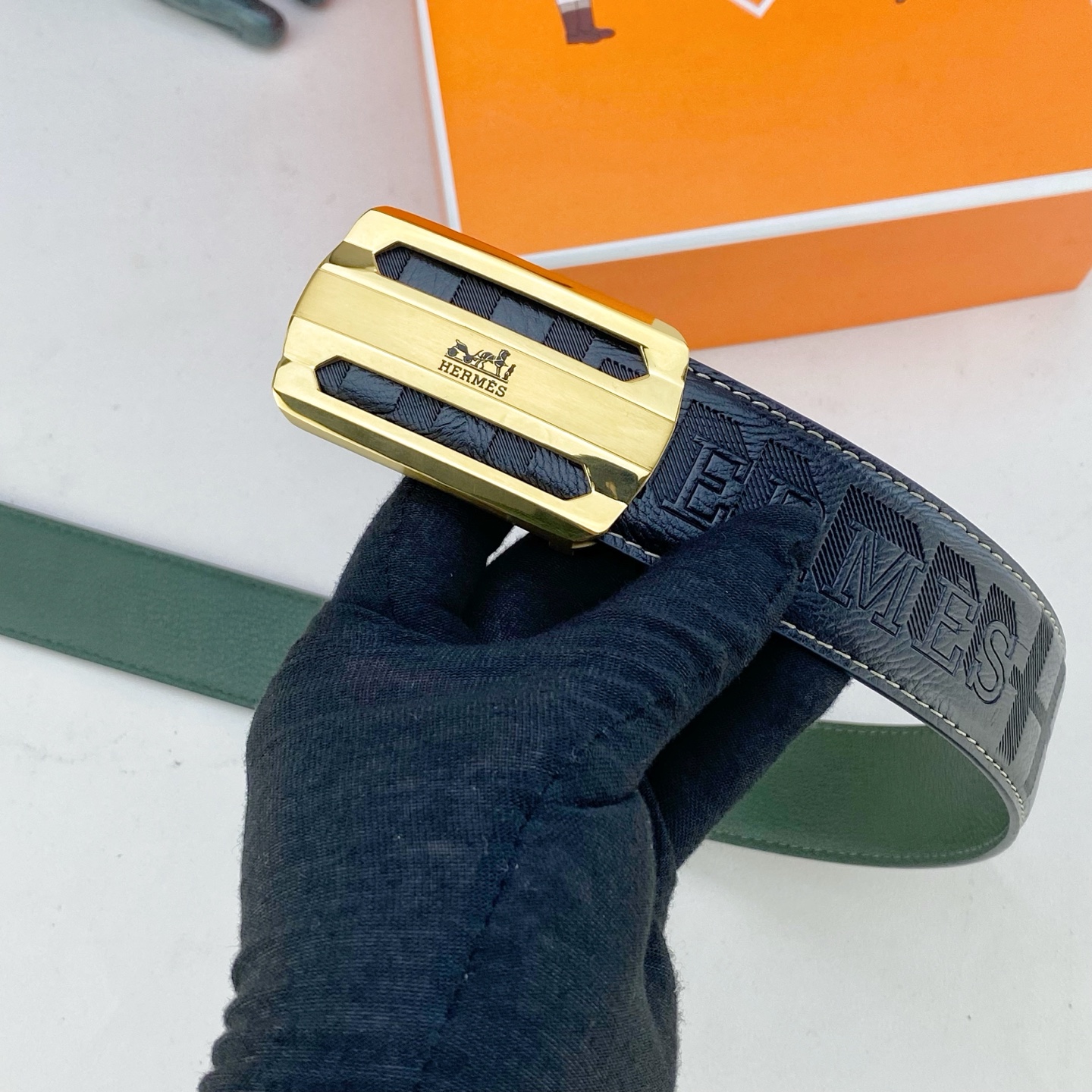 爱马仕💕 特种皮腰带系列 ，原厂五金精品不锈钢扣，手感柔软舒适 宽3.8CM。