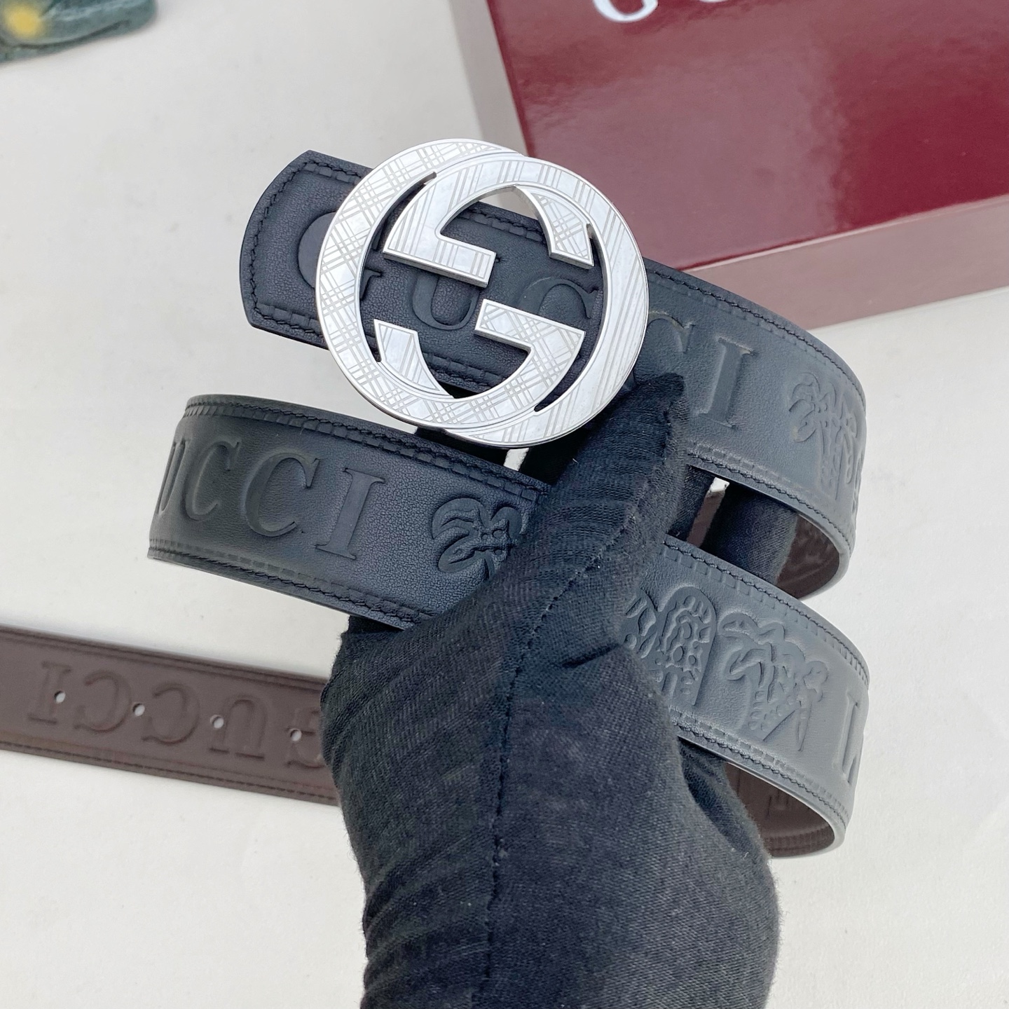 古奇💕 特种皮腰带系列 ，原厂五金精品不锈钢扣，手感柔软舒适 宽3.8CM。