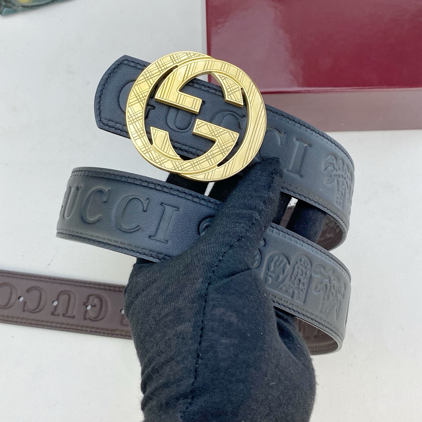 古奇💕 特种皮腰带系列 ，原厂五金精品不锈钢扣，手感柔软舒适 宽3.8CM。
