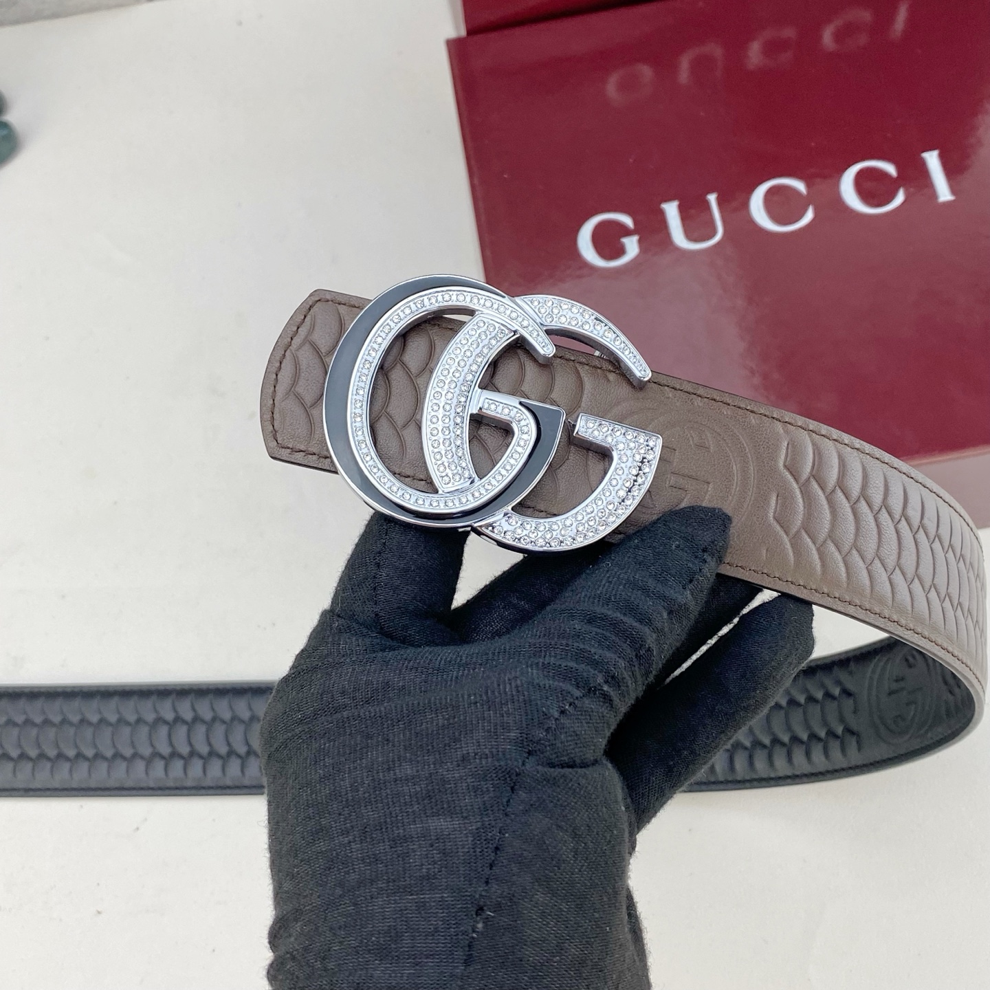 古奇💕 特种皮腰带系列 ，原厂五金精品不锈钢钻扣，手感柔软舒适 宽3.8CM。